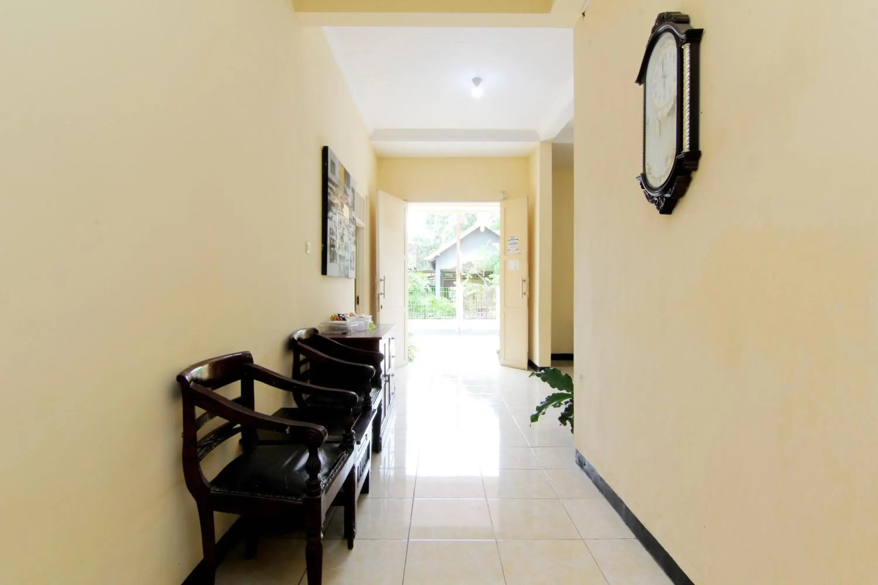 Area and facilities in JJ House Gejayan Area and facilities in JJ House Gejayan