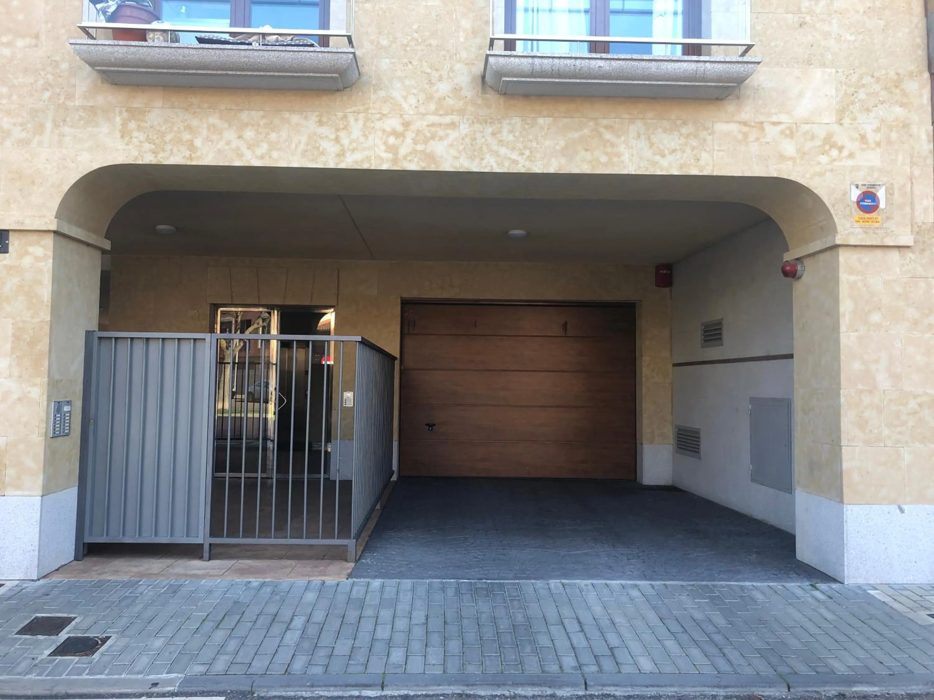 Facade/entrance in Apartamento Puente Romano Portal 4 1-B