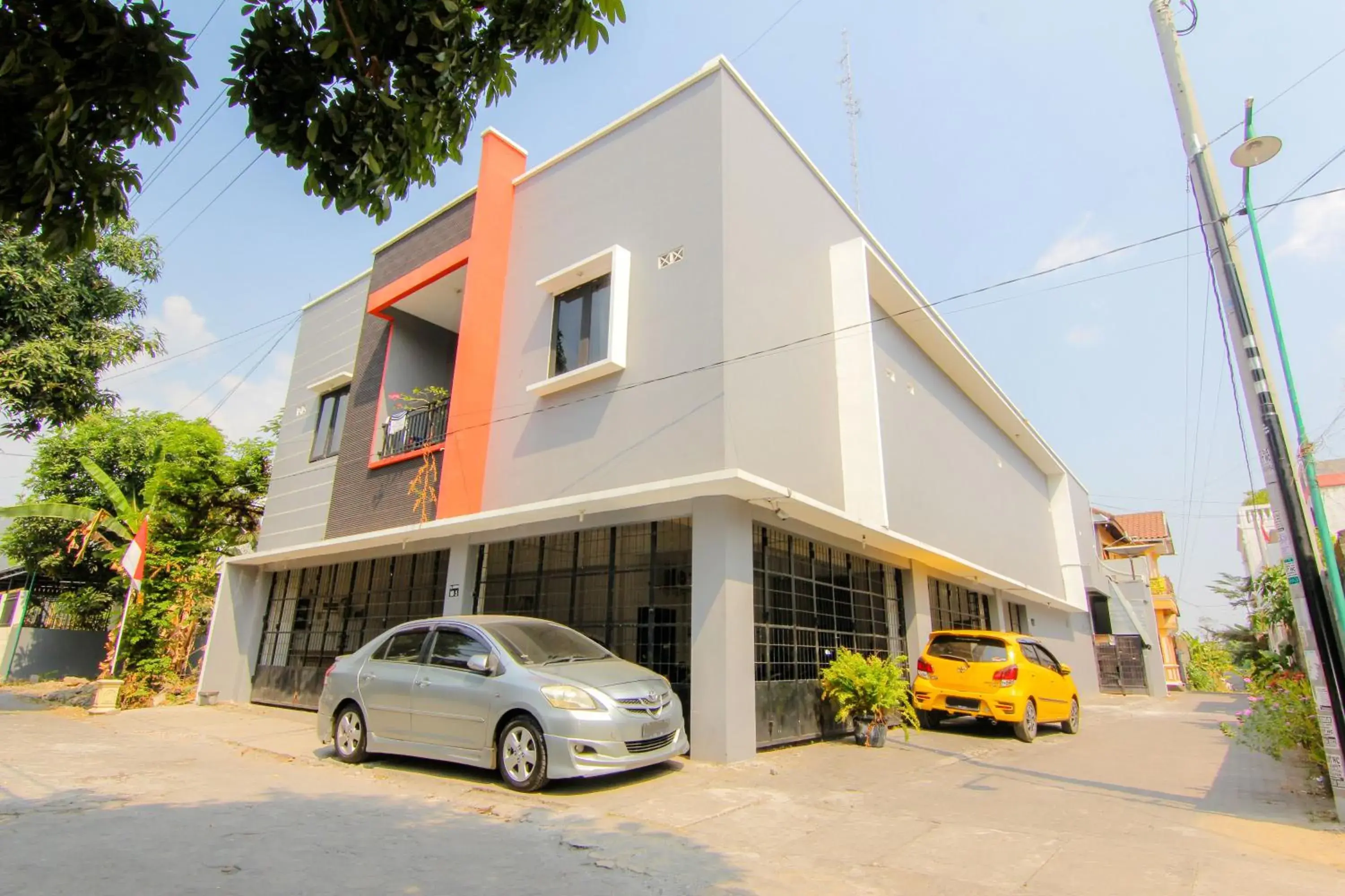 Property building in JJ House Wahid Hasyim Property building in JJ House Wahid Hasyim