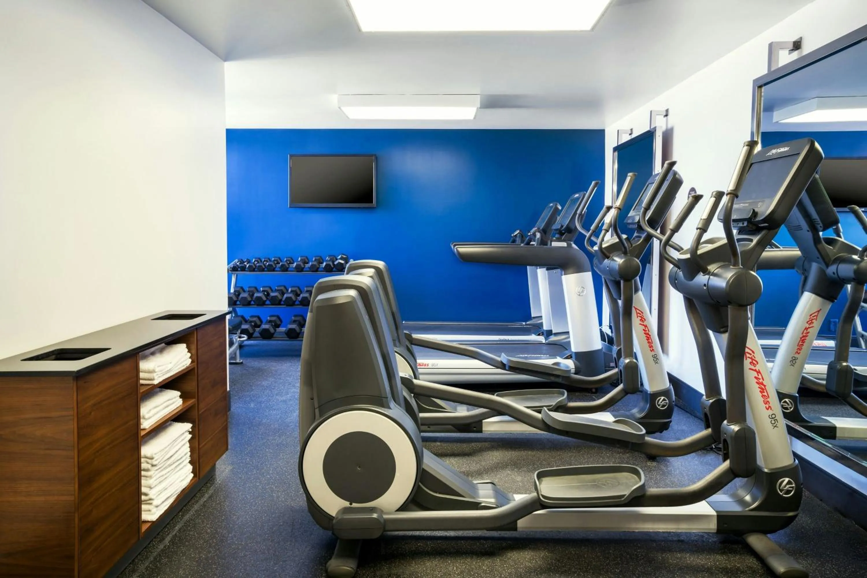 Fitness centre/facilities in Four Points by Sheraton - San Francisco Bay Bridge