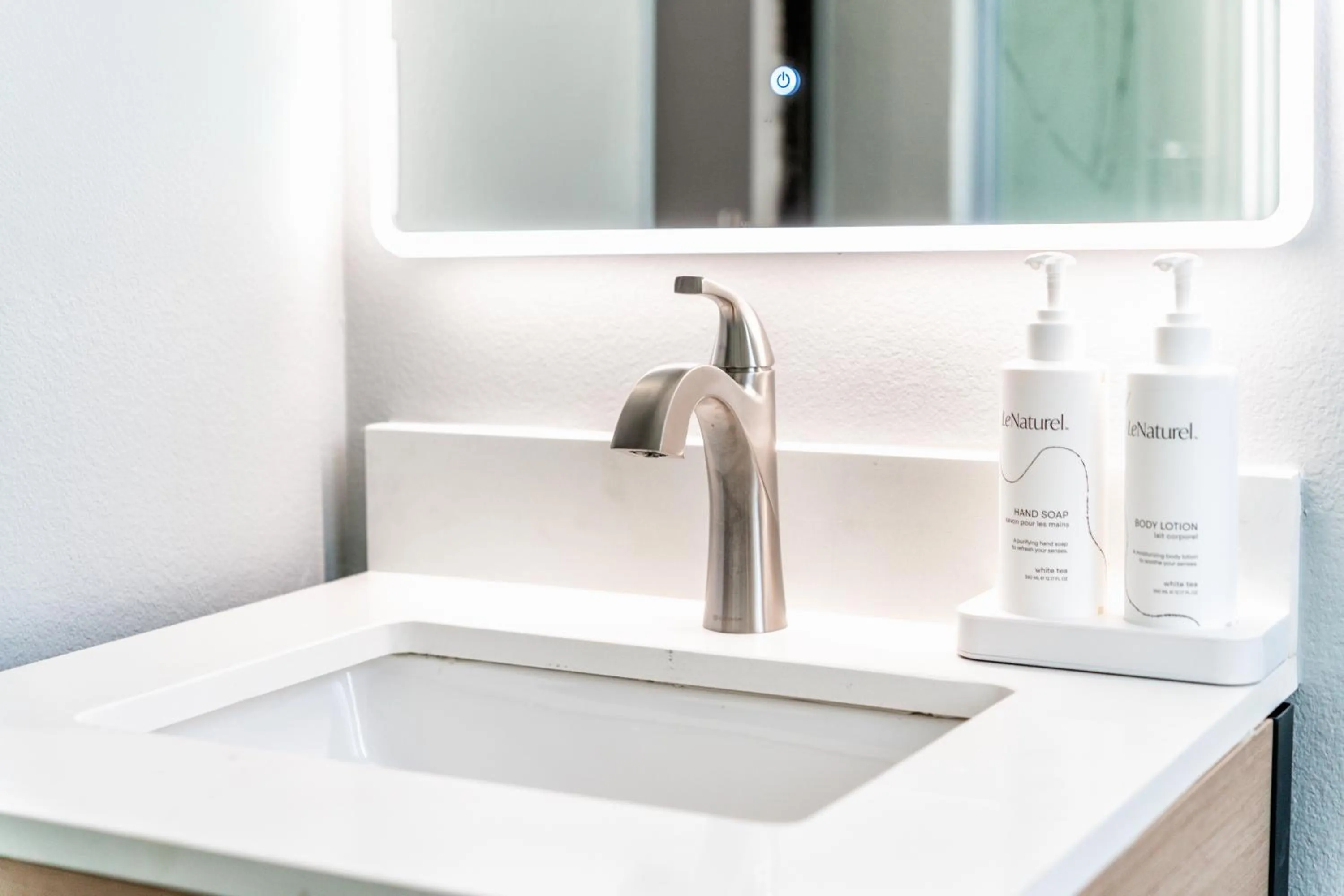 Bathroom in Pacific Inn and Suites