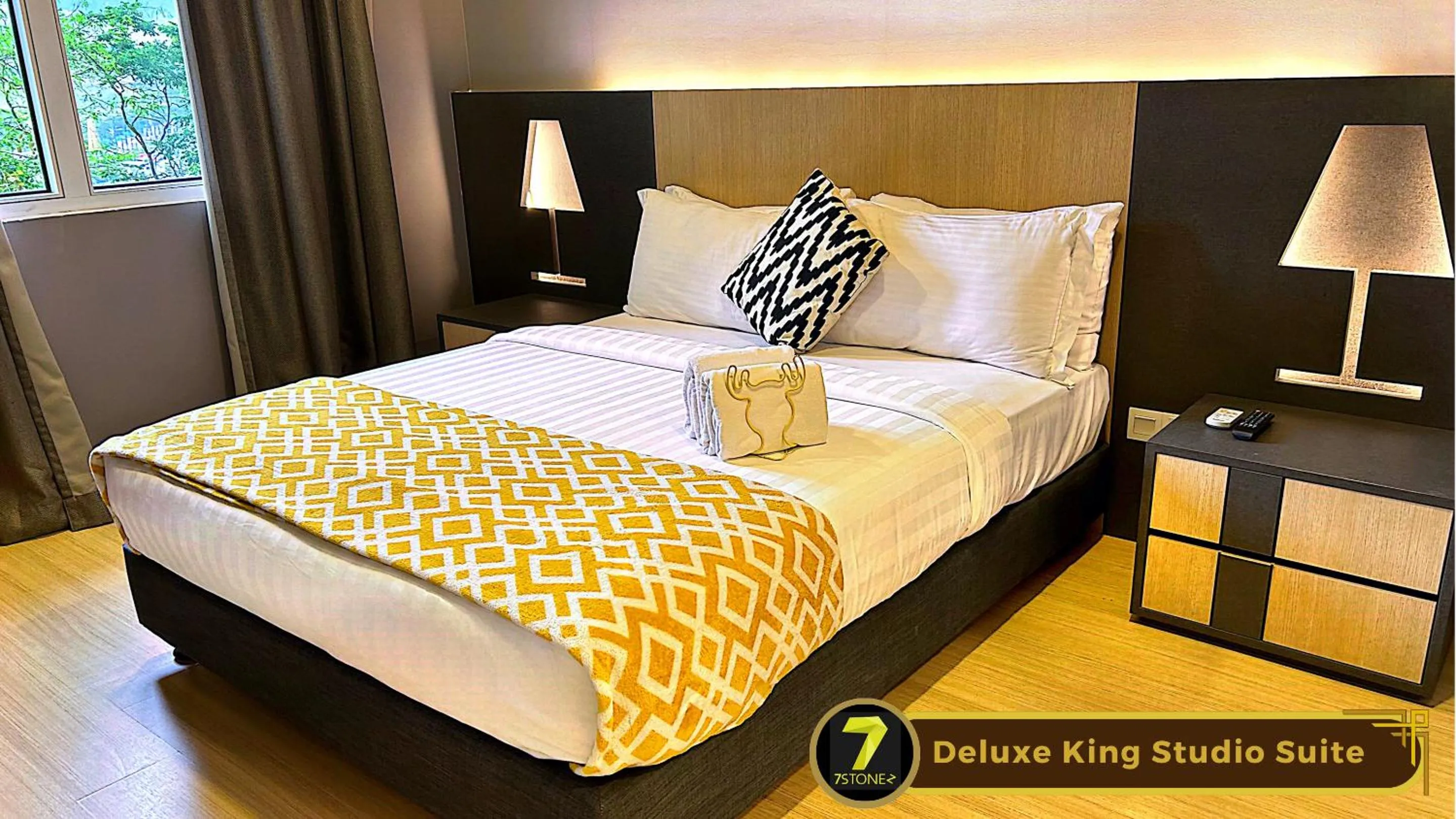 View (from property/room), Bed in 7Stonez Suites Windmill Genting Highlands