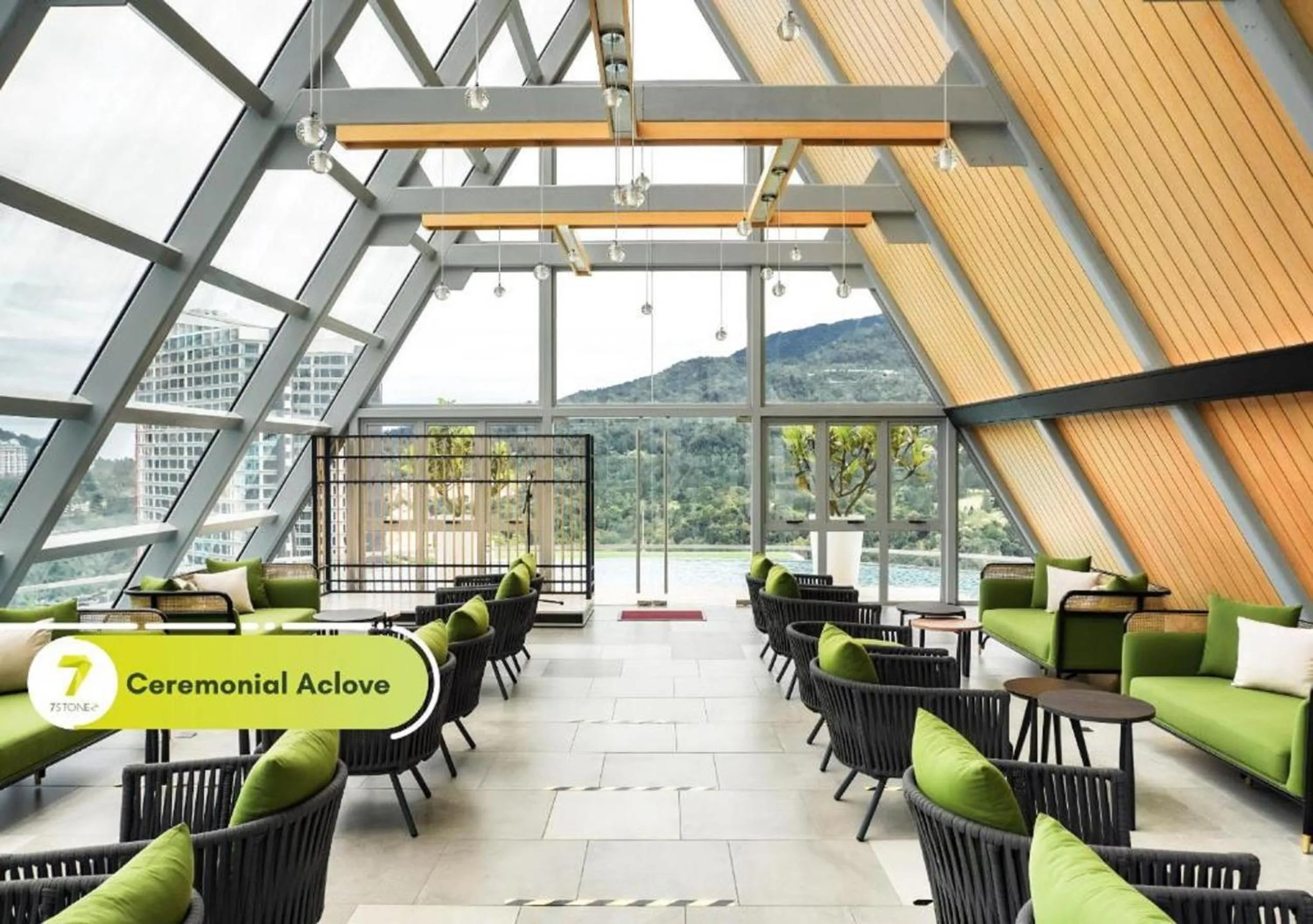 Communal lounge/ TV room in 7Stonez Suites Windmill Genting Highlands