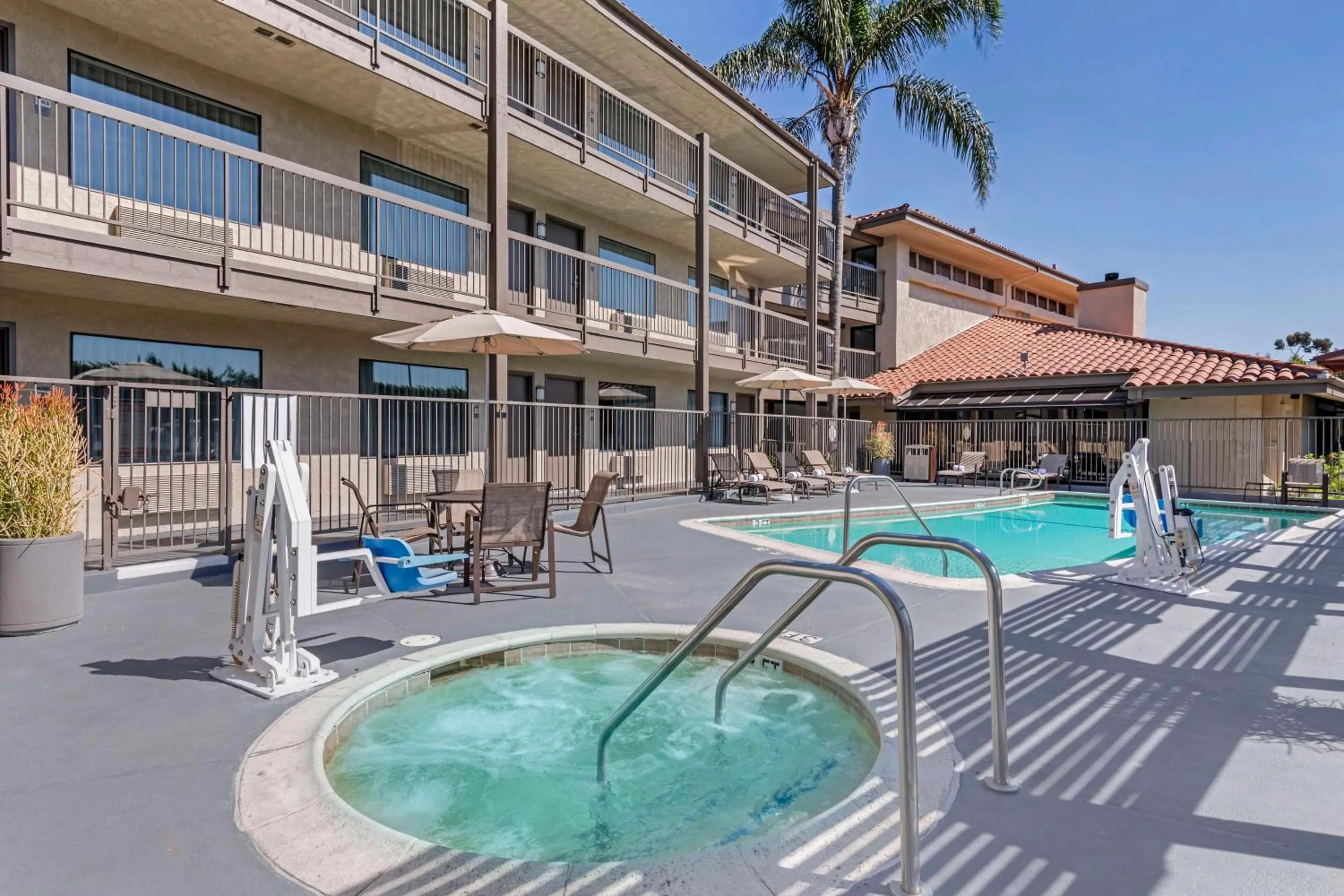 Pool view in Best Western Plus Executive Inn