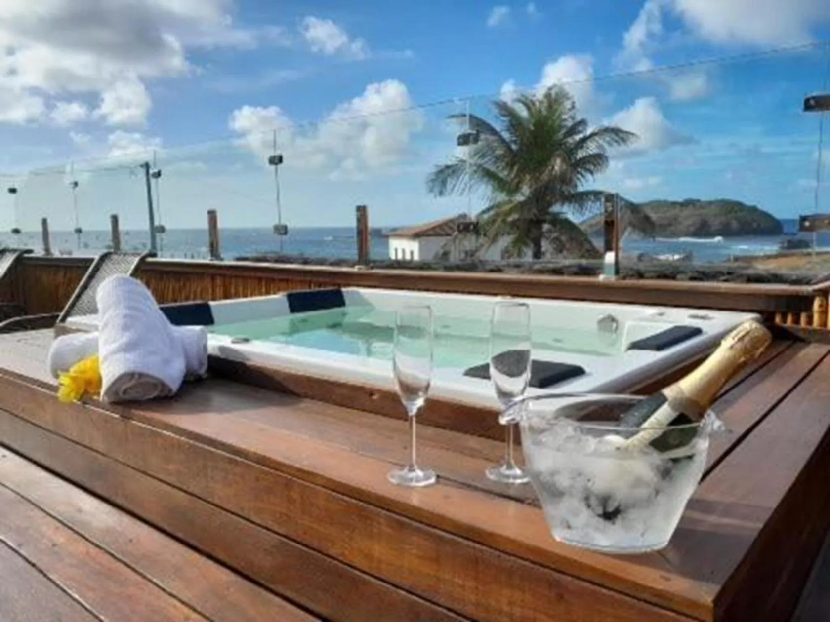 Hot Tub in Pousada Naonda
