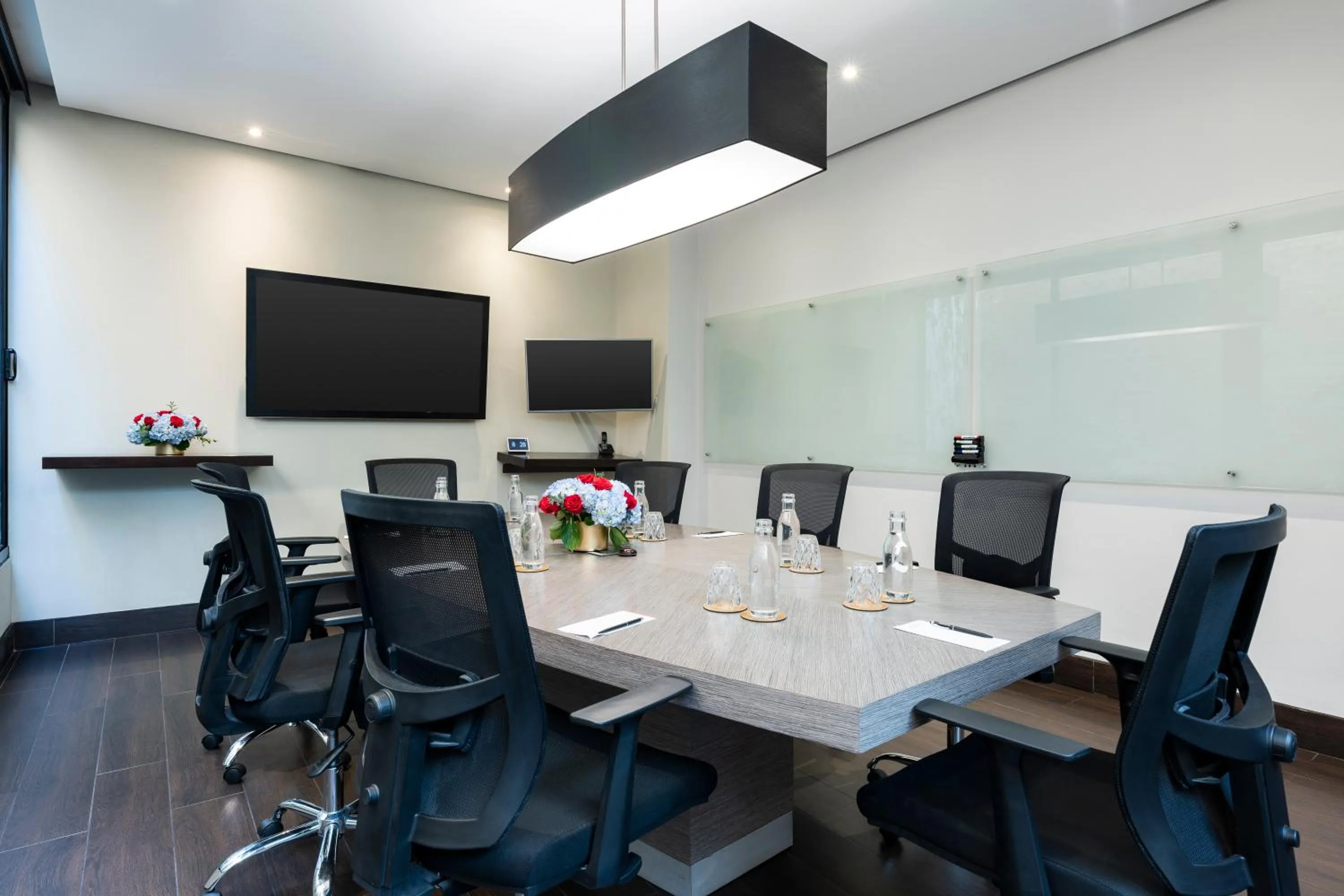 Meeting/conference room in Hotel 93 Luxury Suites by Preferred