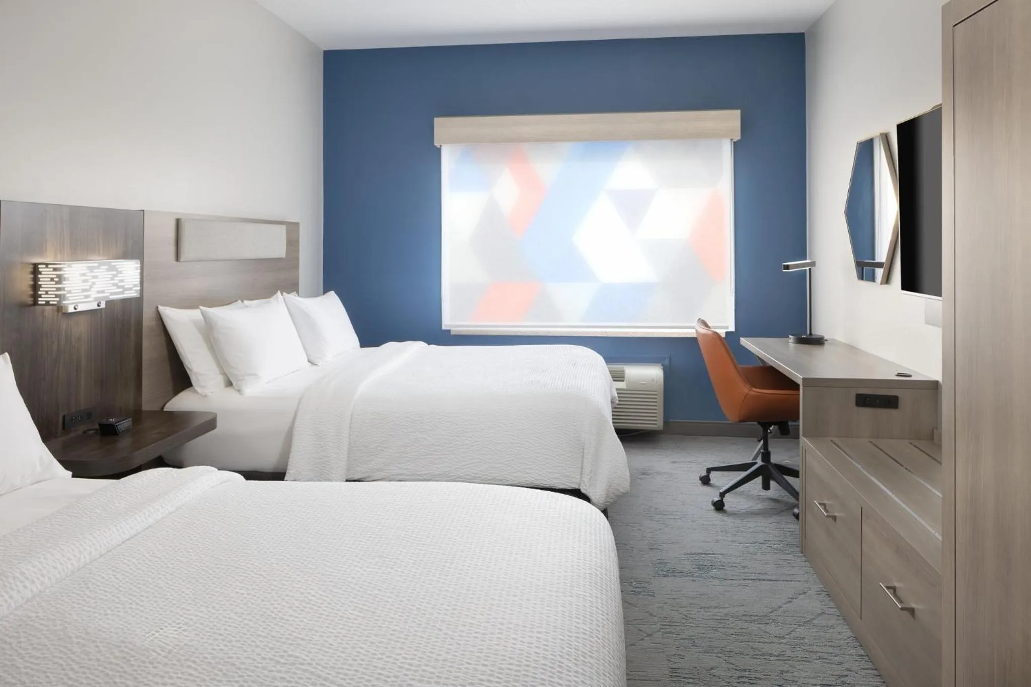 Photo of the whole room, Bed in Holiday Inn Express - Ludlow - Chicopee Area by IHG