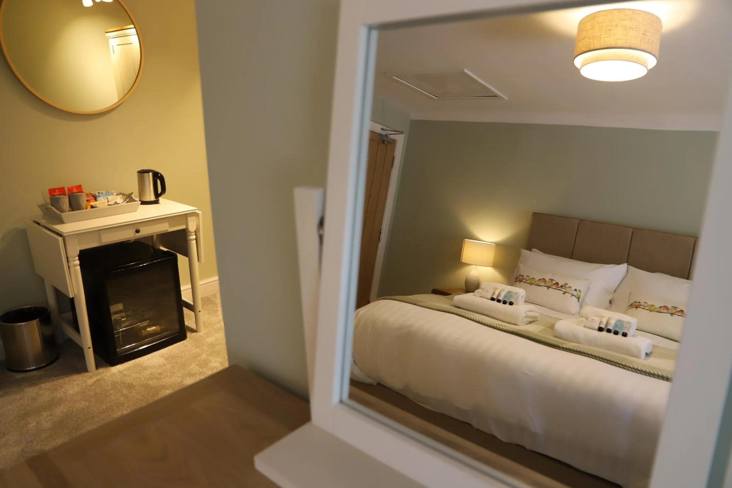 Bedroom, Bed in Bridgeside Rooms