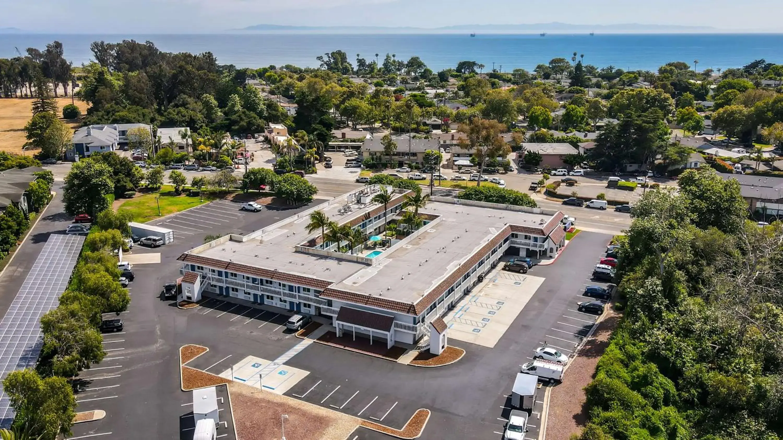 Property building in Motel 6-Carpinteria, CA - Santa Barbara - South Property building in Motel 6-Carpinteria, CA - Santa Barbara - South