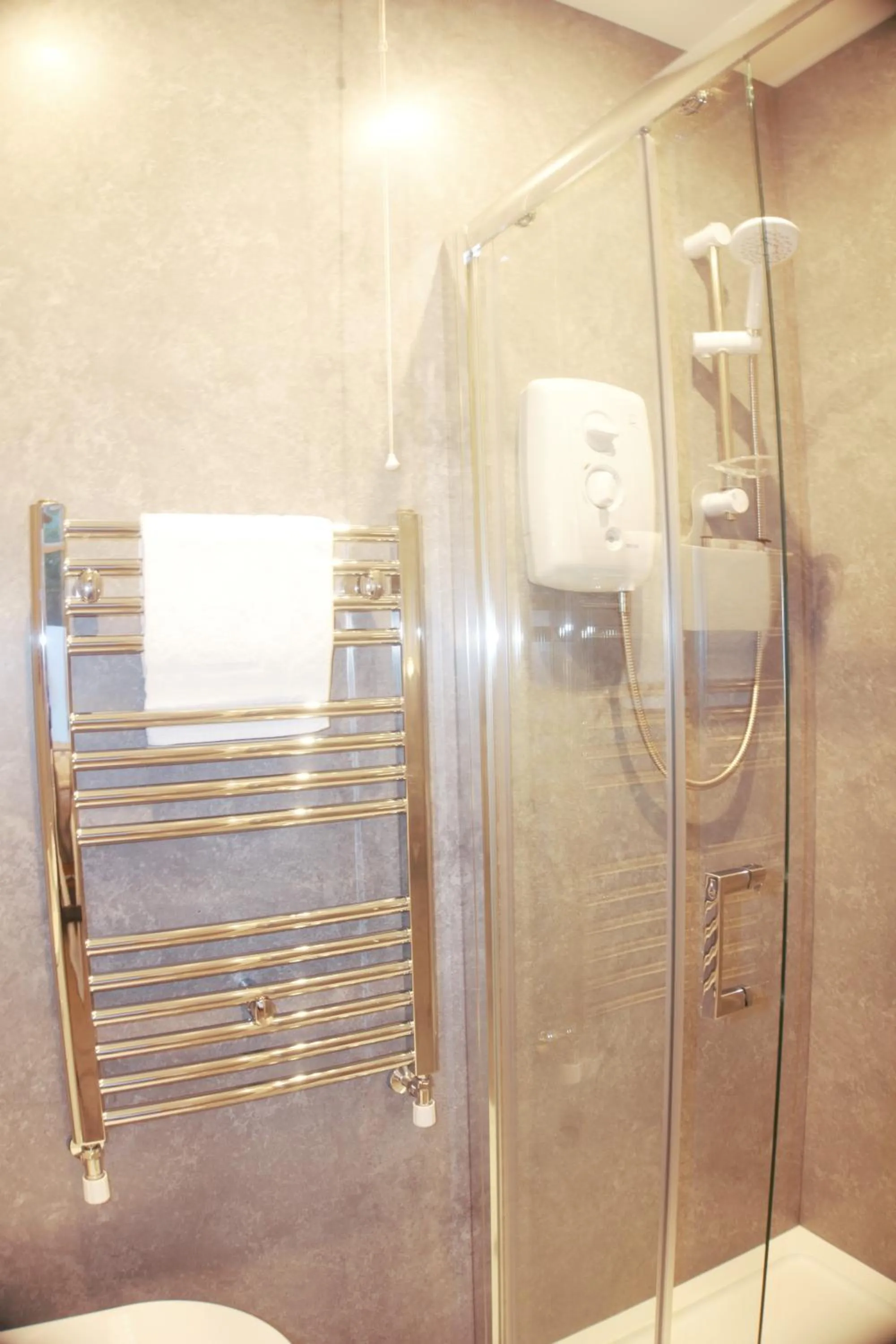 Shower in Barns Serviced Accommodation