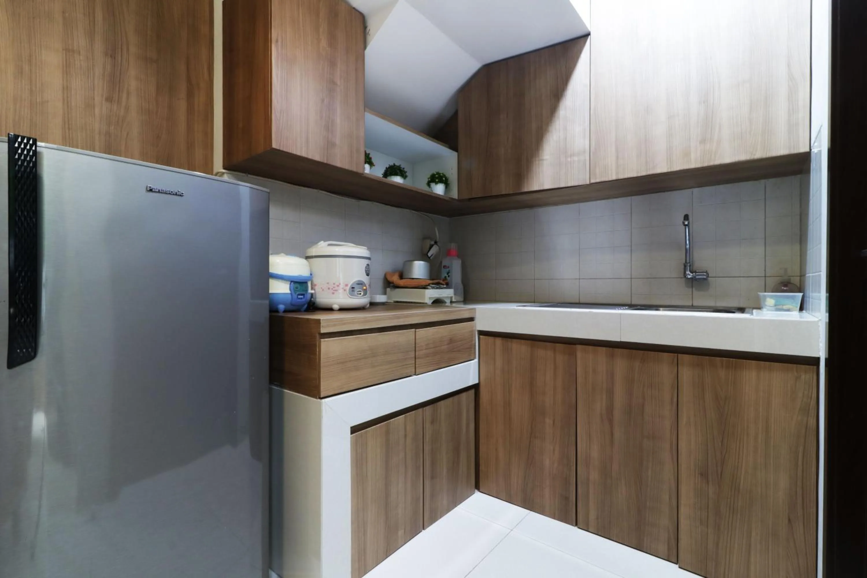 Kitchen or kitchenette in Oliver's Guest House