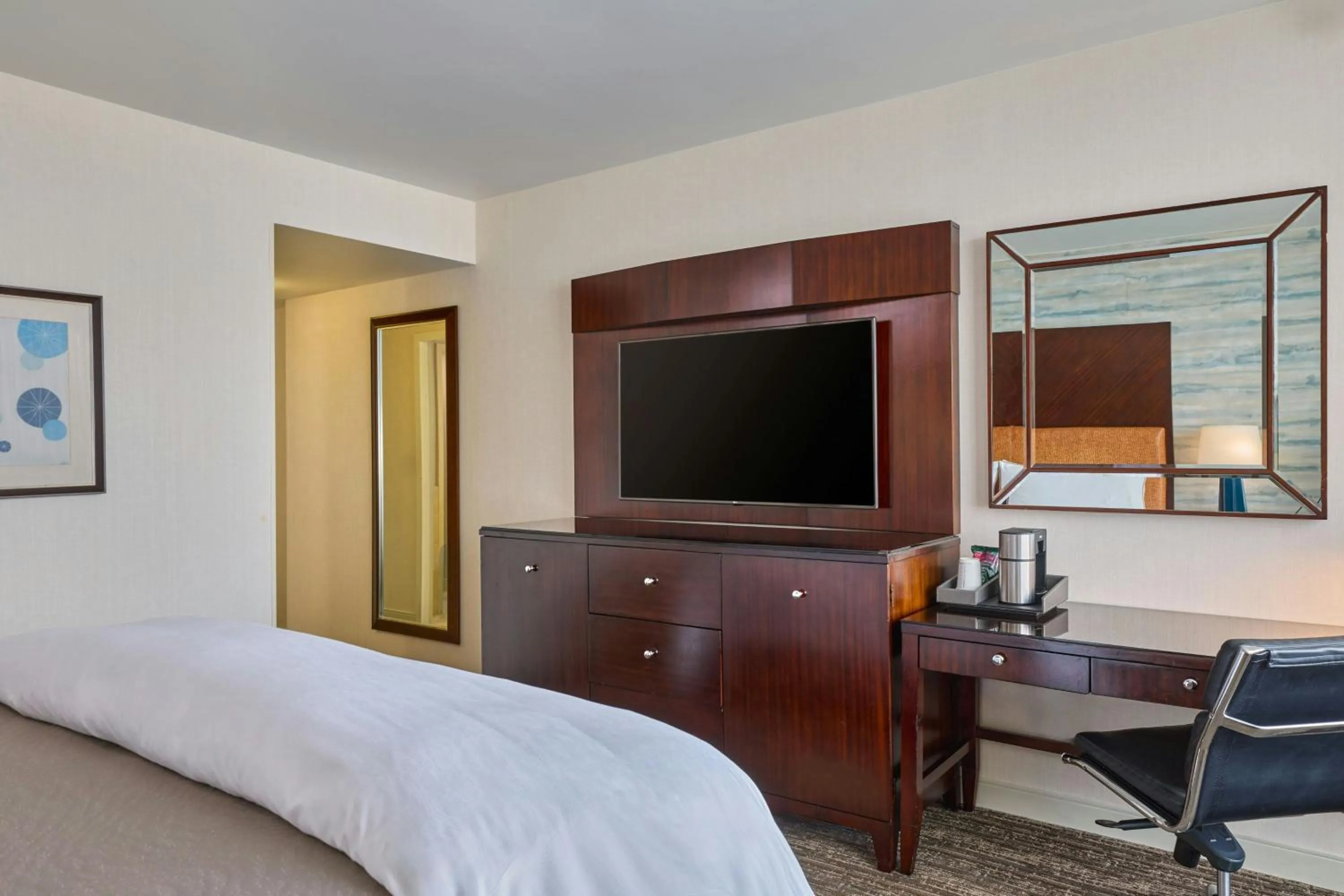 Photo of the whole room, Bed in The Westin Washington National Harbor