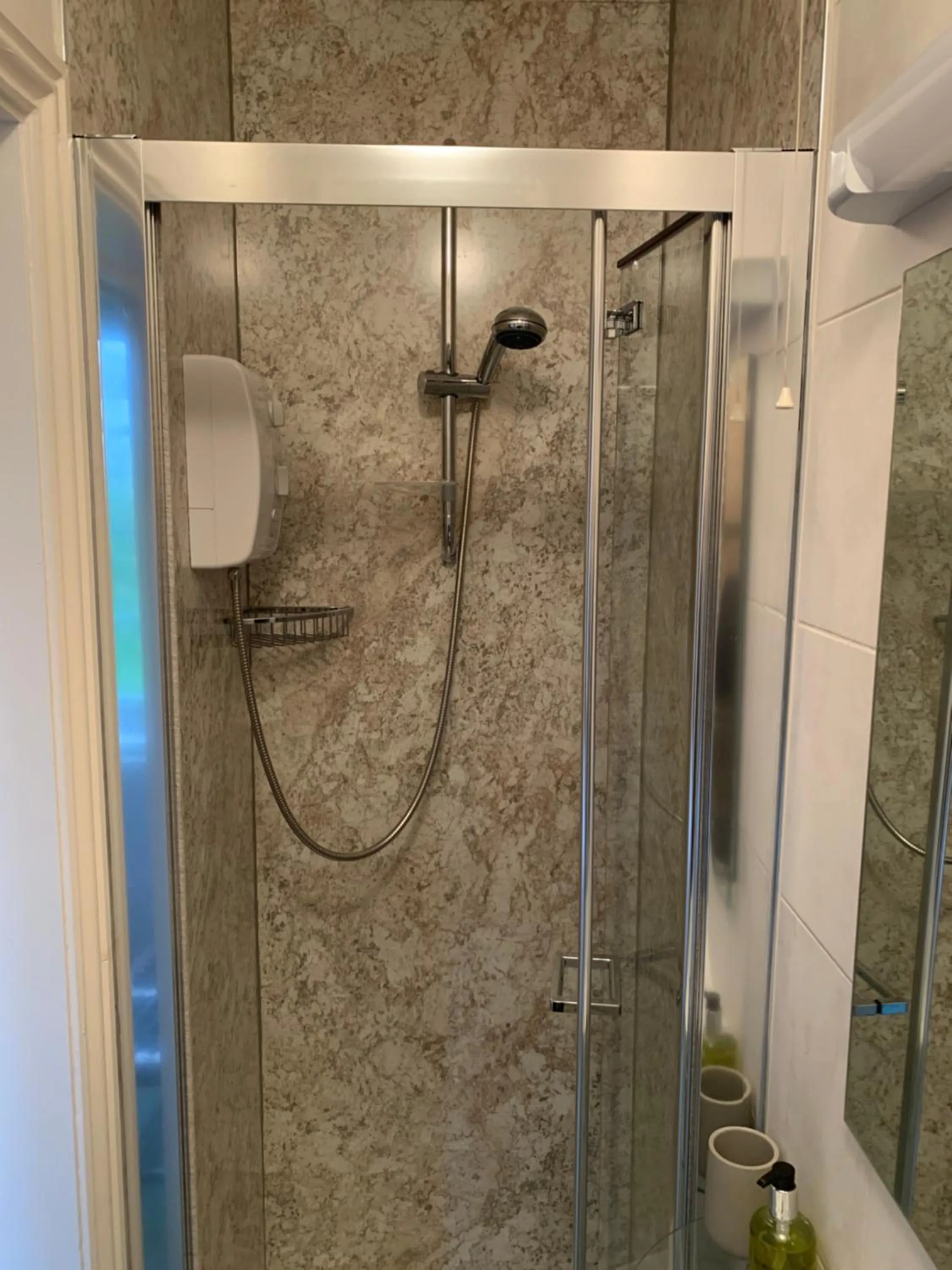 Shower in Deverill End