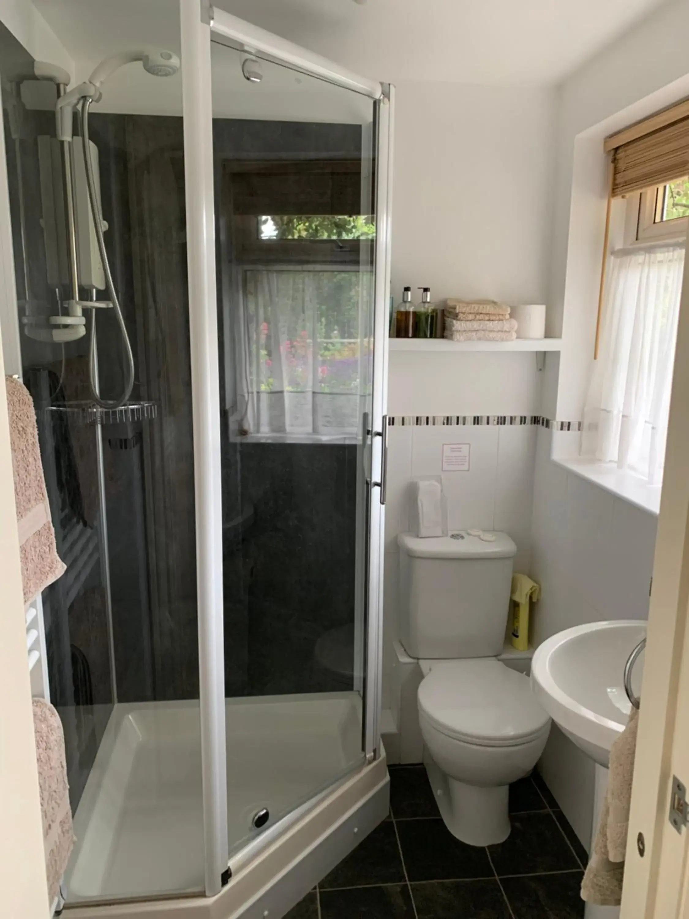 Standard Twin Room - single occupancy in Deverill End Standard Twin Room - single occupancy in Deverill End