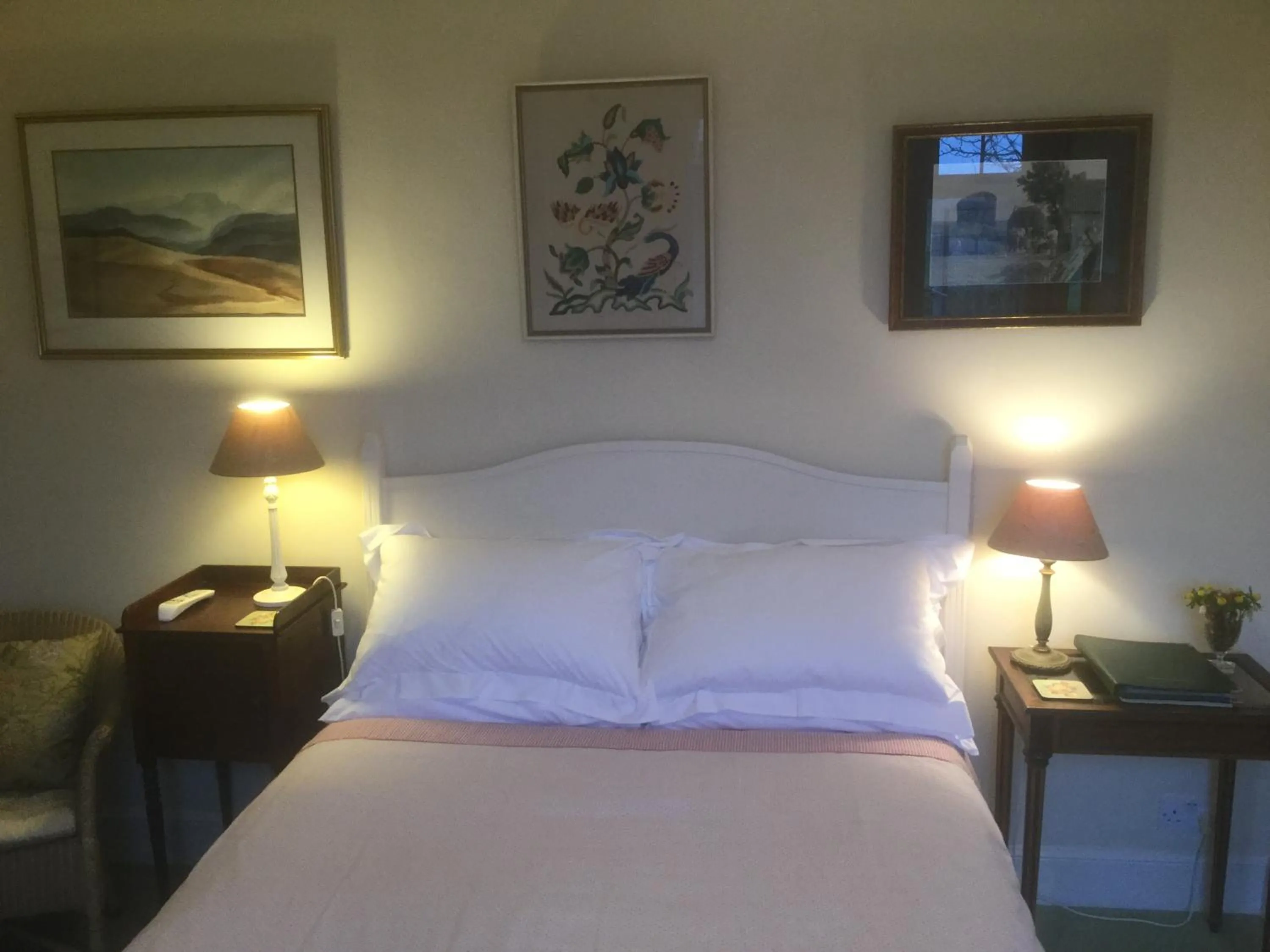 Bedroom, Bed in Deverill End