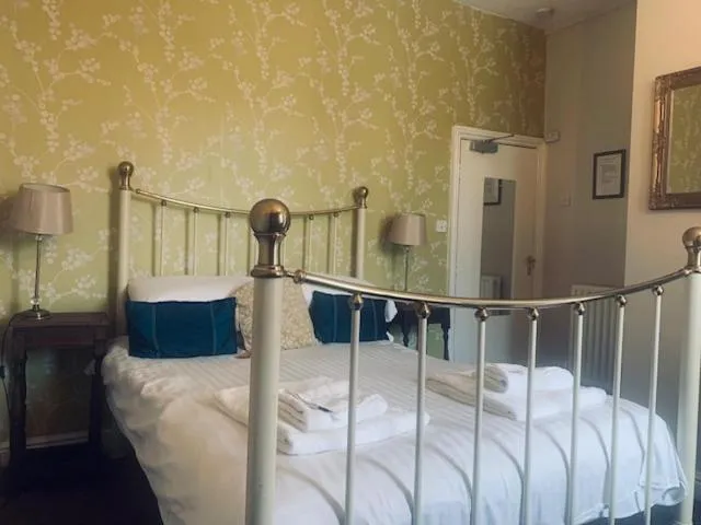 Bed in Ye Olde Nags Head