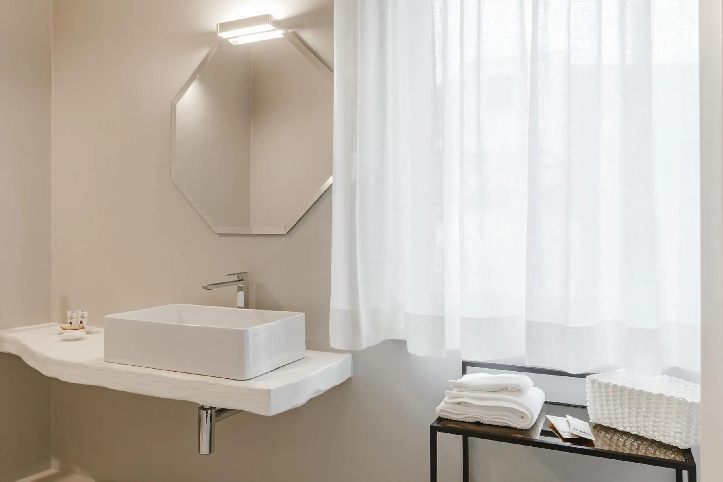 Bathroom in Cenobio Hotel & SPA Matera