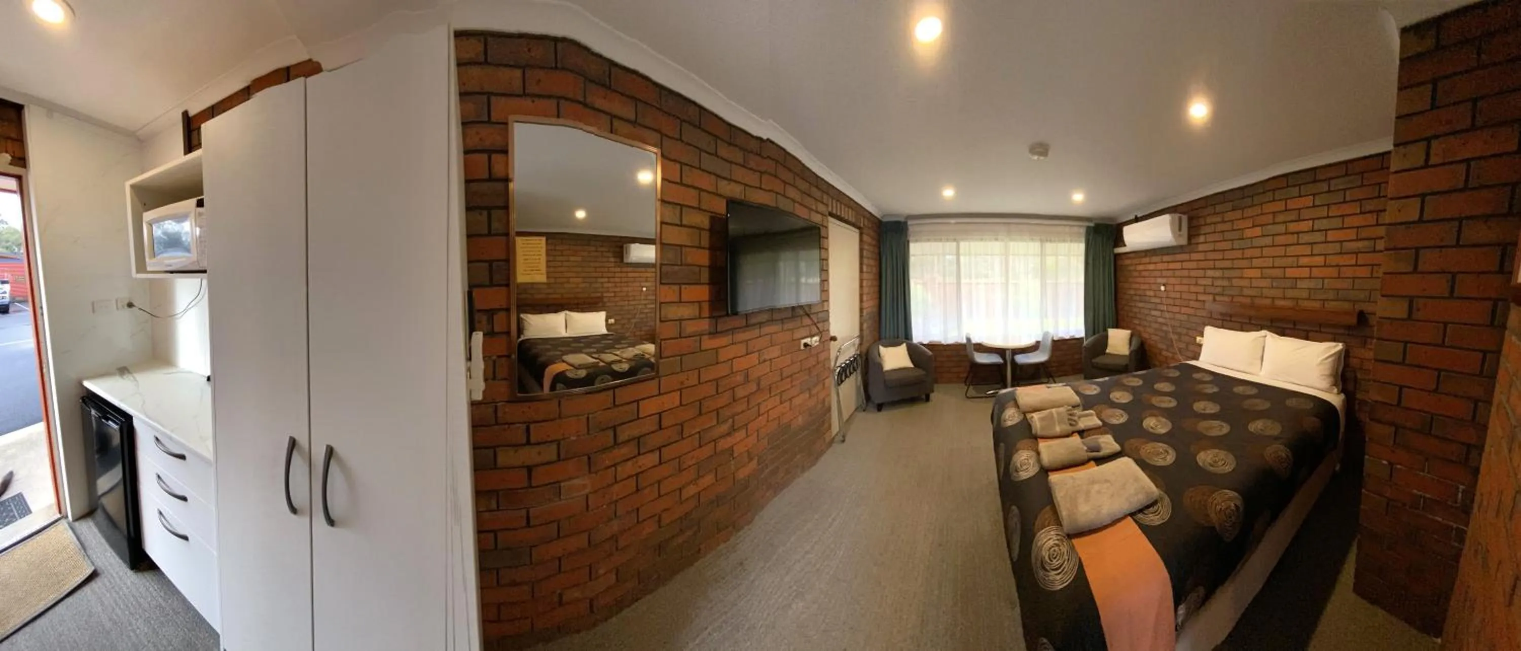 Photo of the whole room in Golden Country Motel and Caravan Park