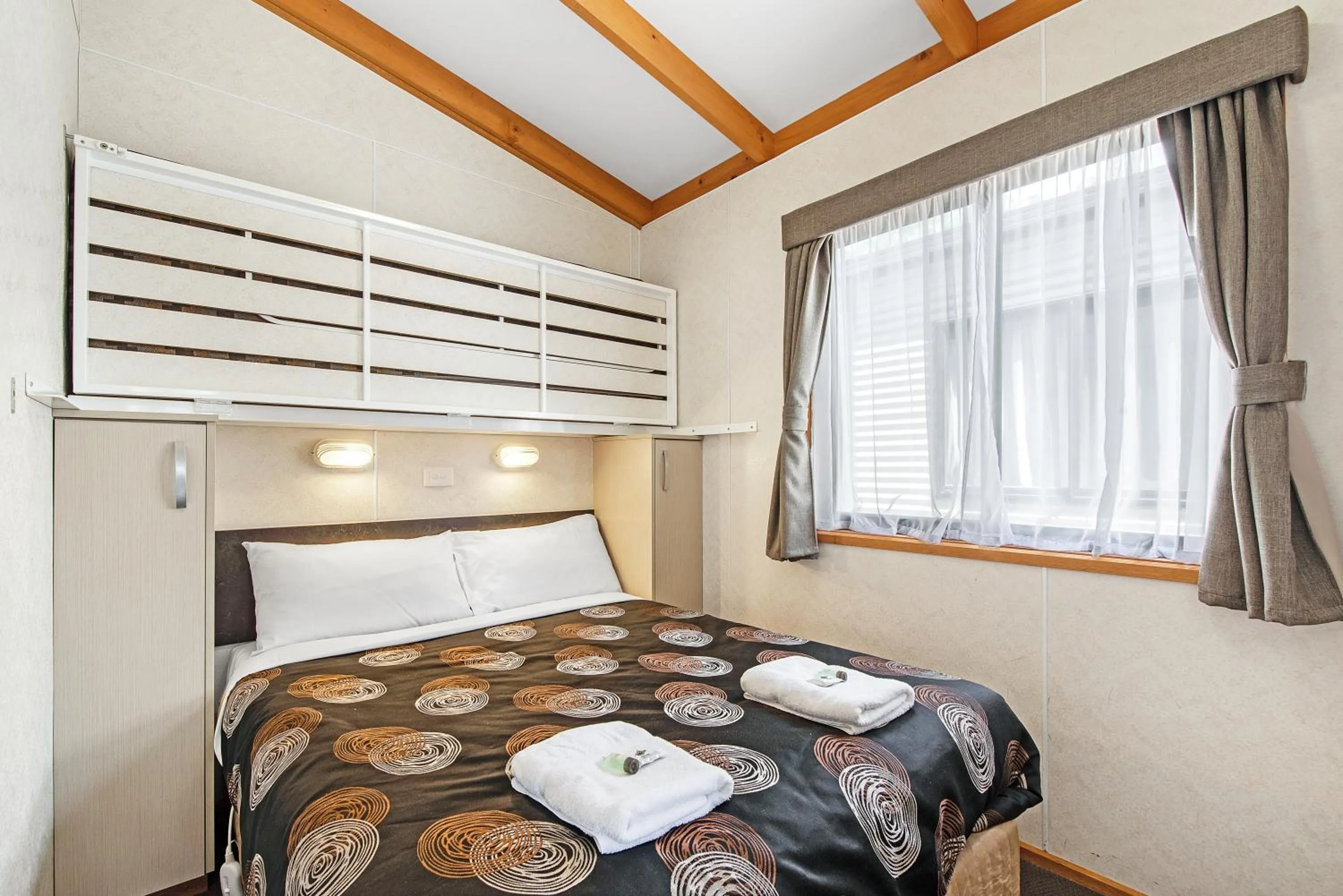 Bedroom, Bed in Golden Country Motel and Caravan Park