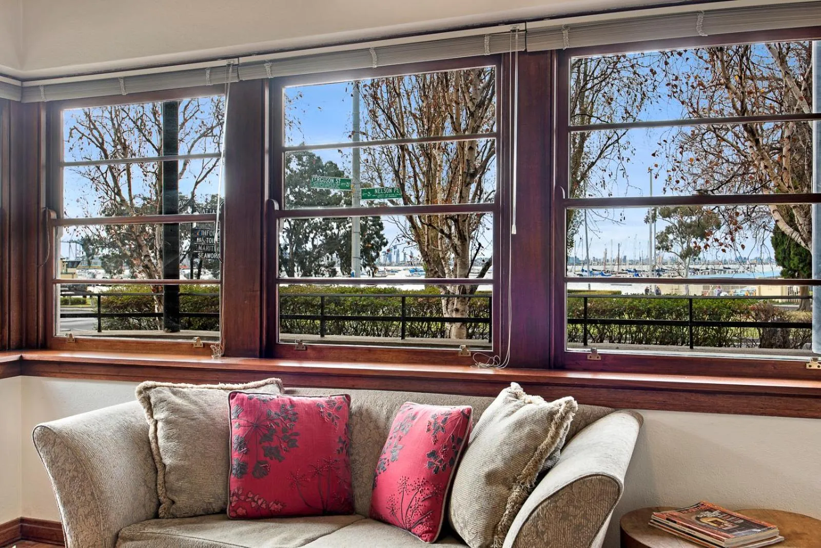 Street view in Captains Retreat Apartments and Cottages