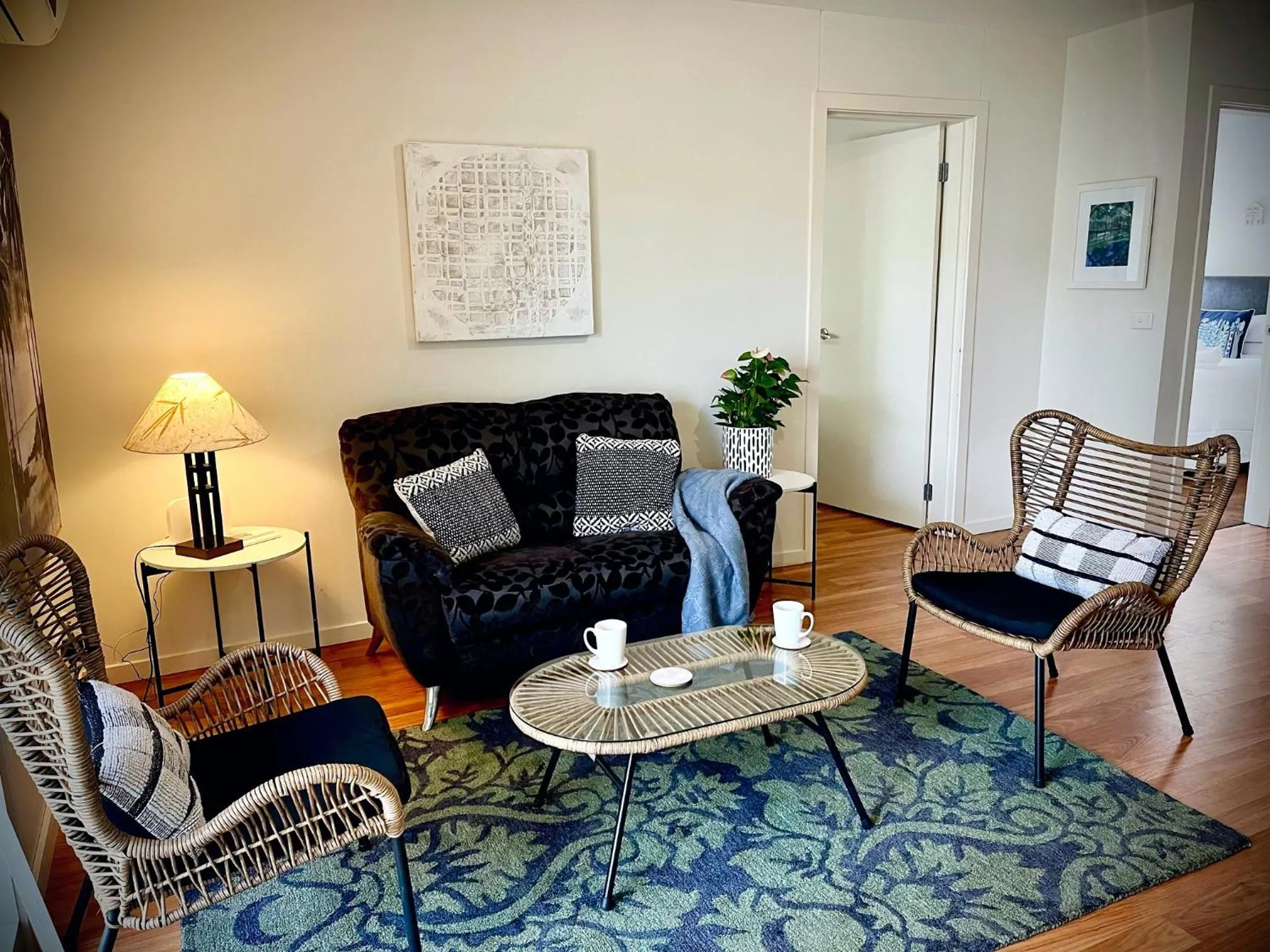 Living room in Captains Retreat Apartments and Cottages