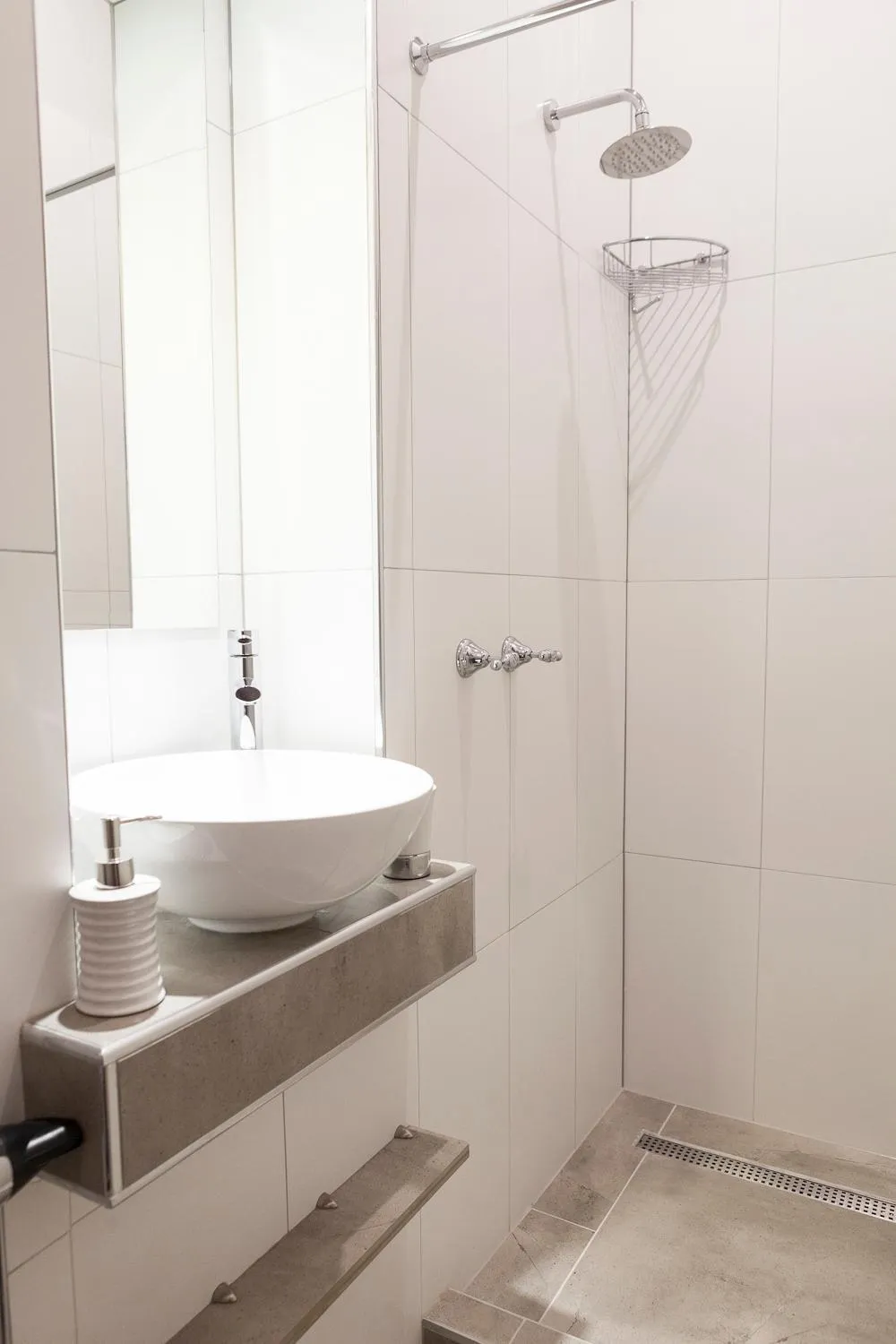 Bathroom in Captains Retreat Apartments and Cottages