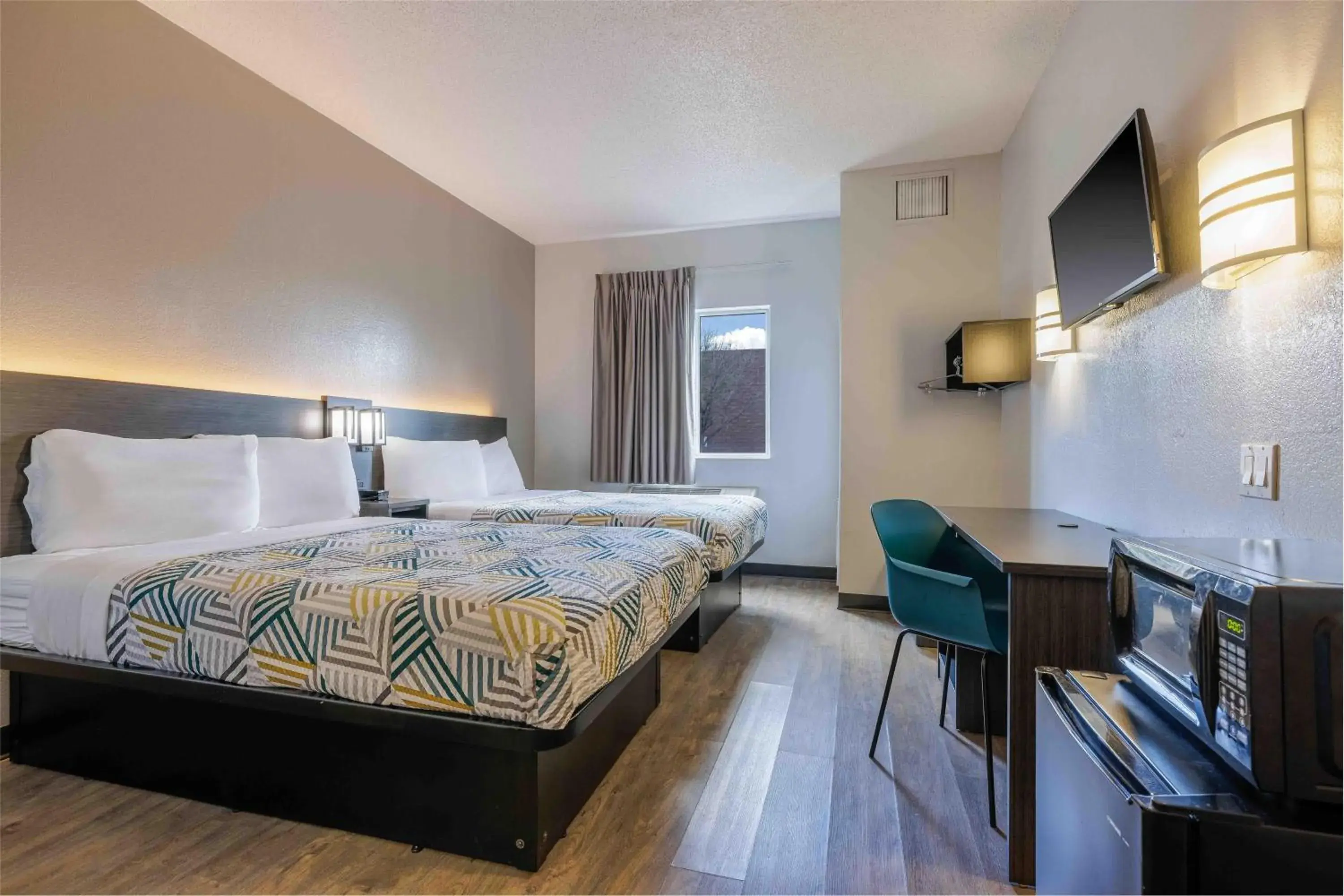 Bedroom, Bed in Motel 6-Albuquerque, NM - North Bedroom, Bed in Motel 6-Albuquerque, NM - North