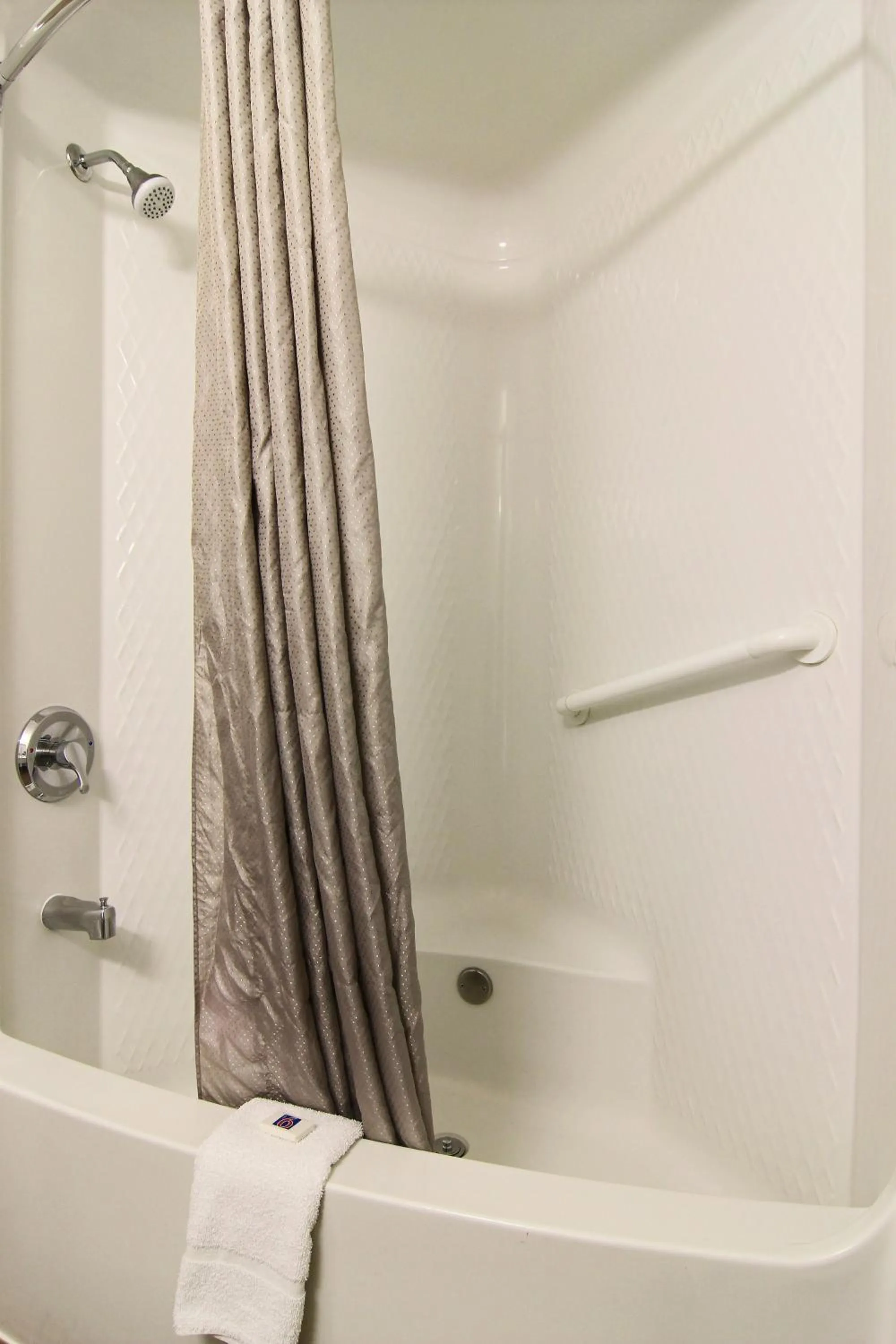 Bedroom in Motel 6-Albuquerque, NM - North