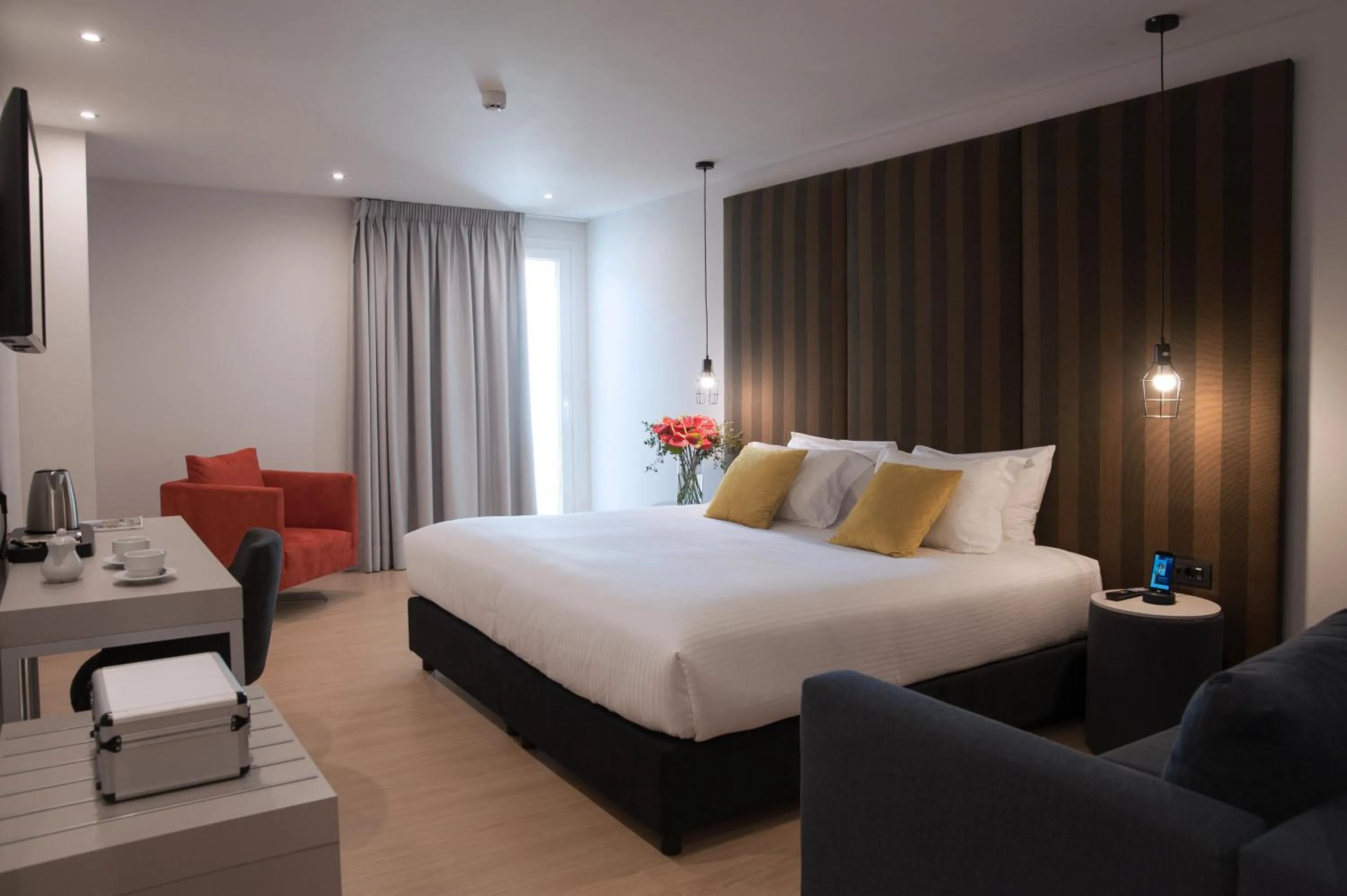 Bedroom, Bed in Athenaeum Smart Hotel