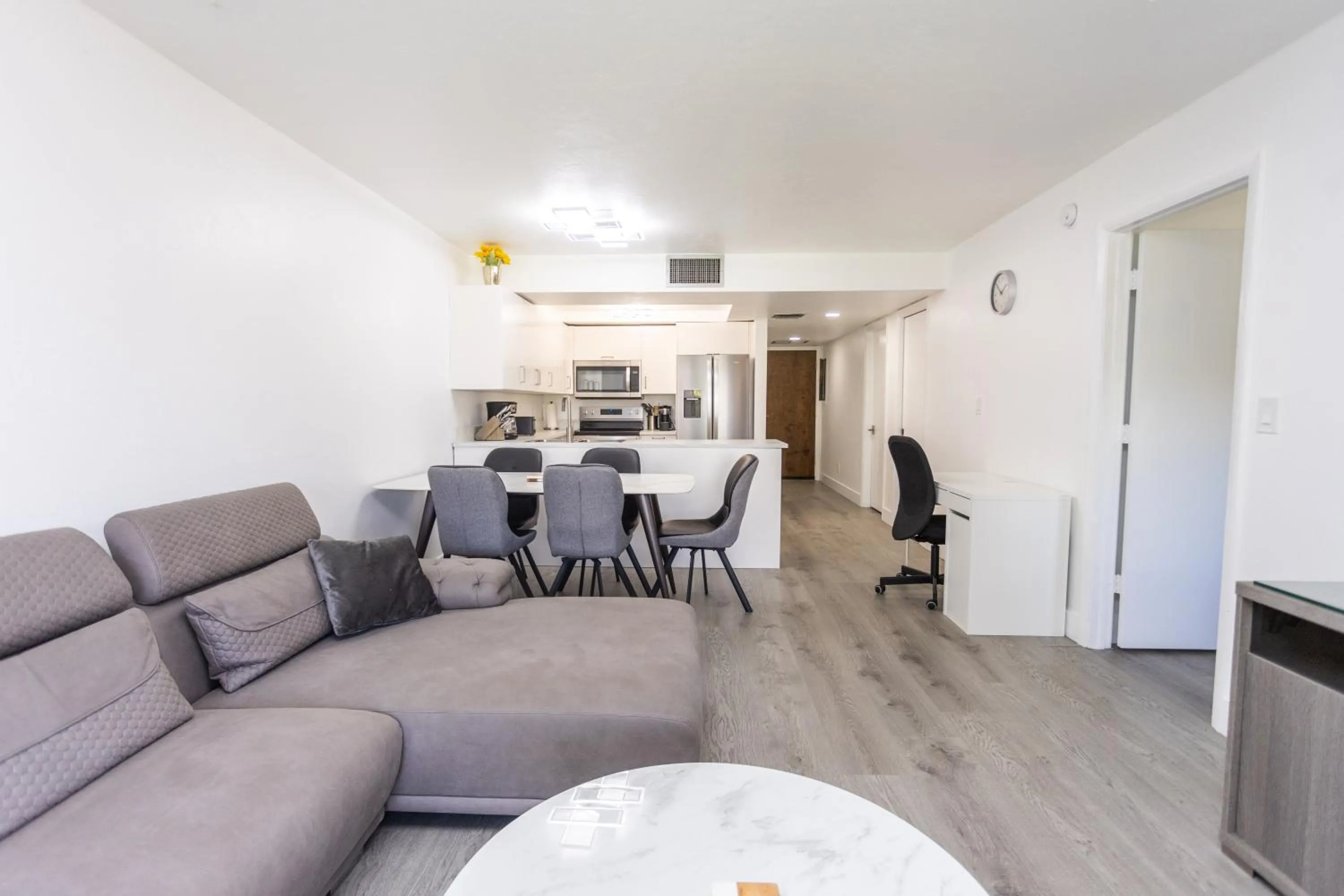 Bass & Sun Condominium 2/2 Bedroom