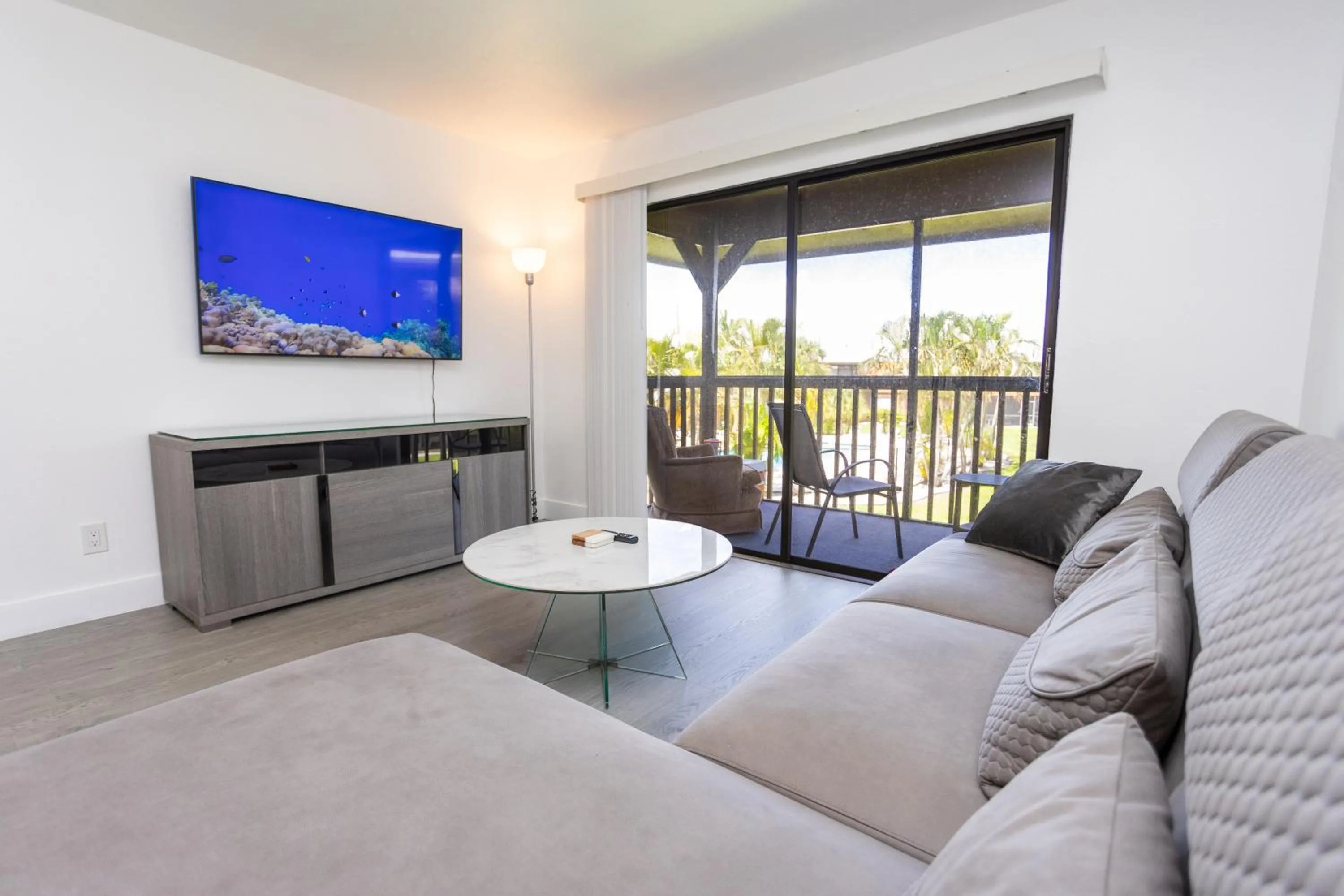 Bass & Sun Condominium 2/2 Bedroom