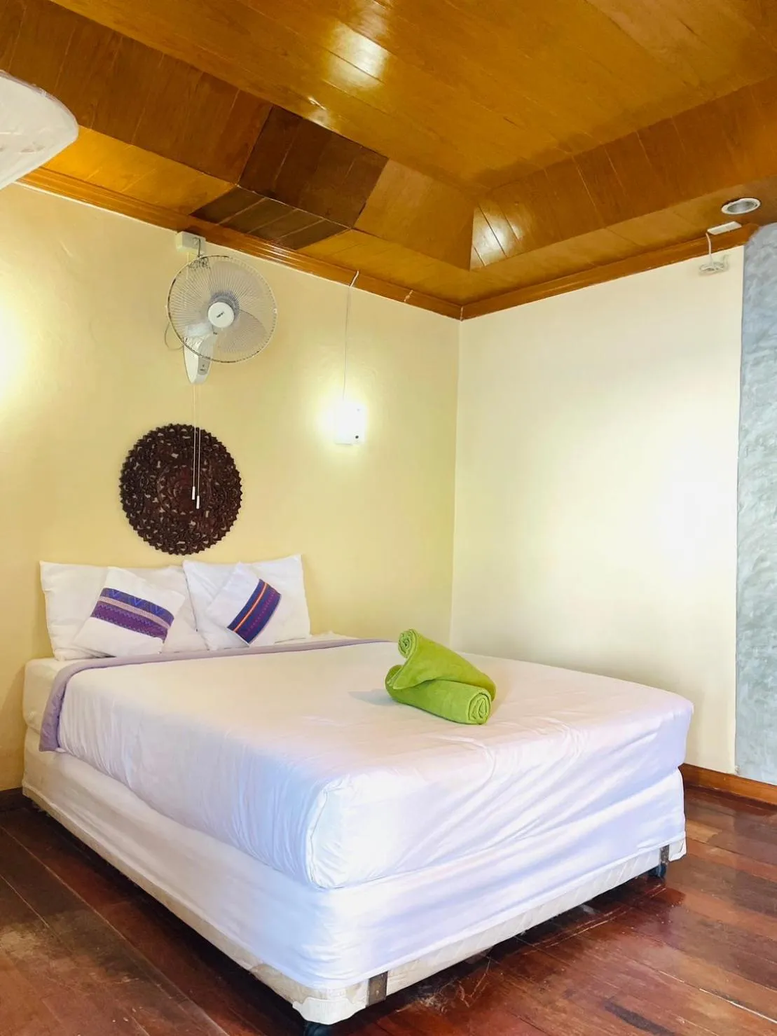 Bed in Bottle Beach 1 Resort