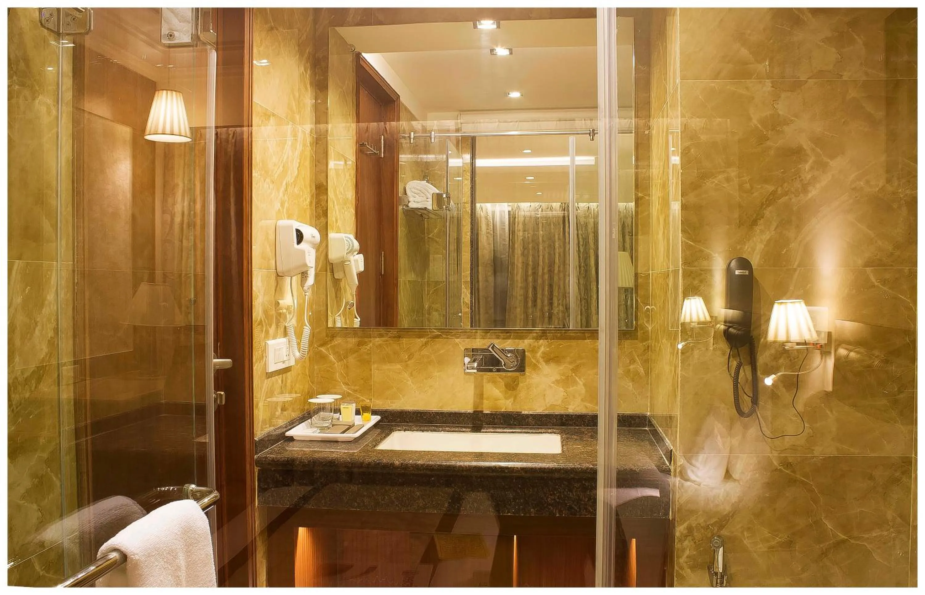 Bathroom in Hotel Regent Grand