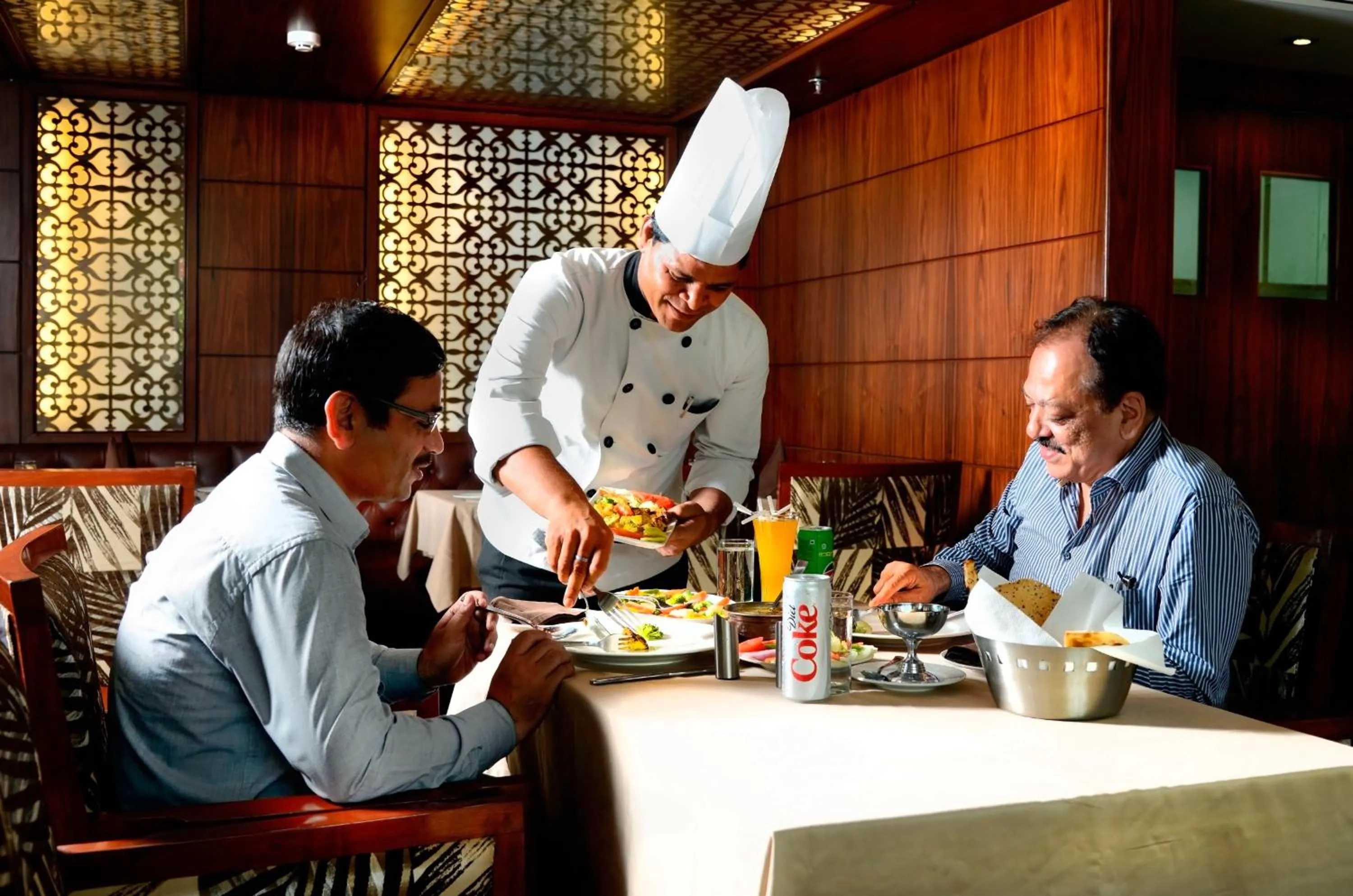 Restaurant/places to eat in Hotel Regent Grand