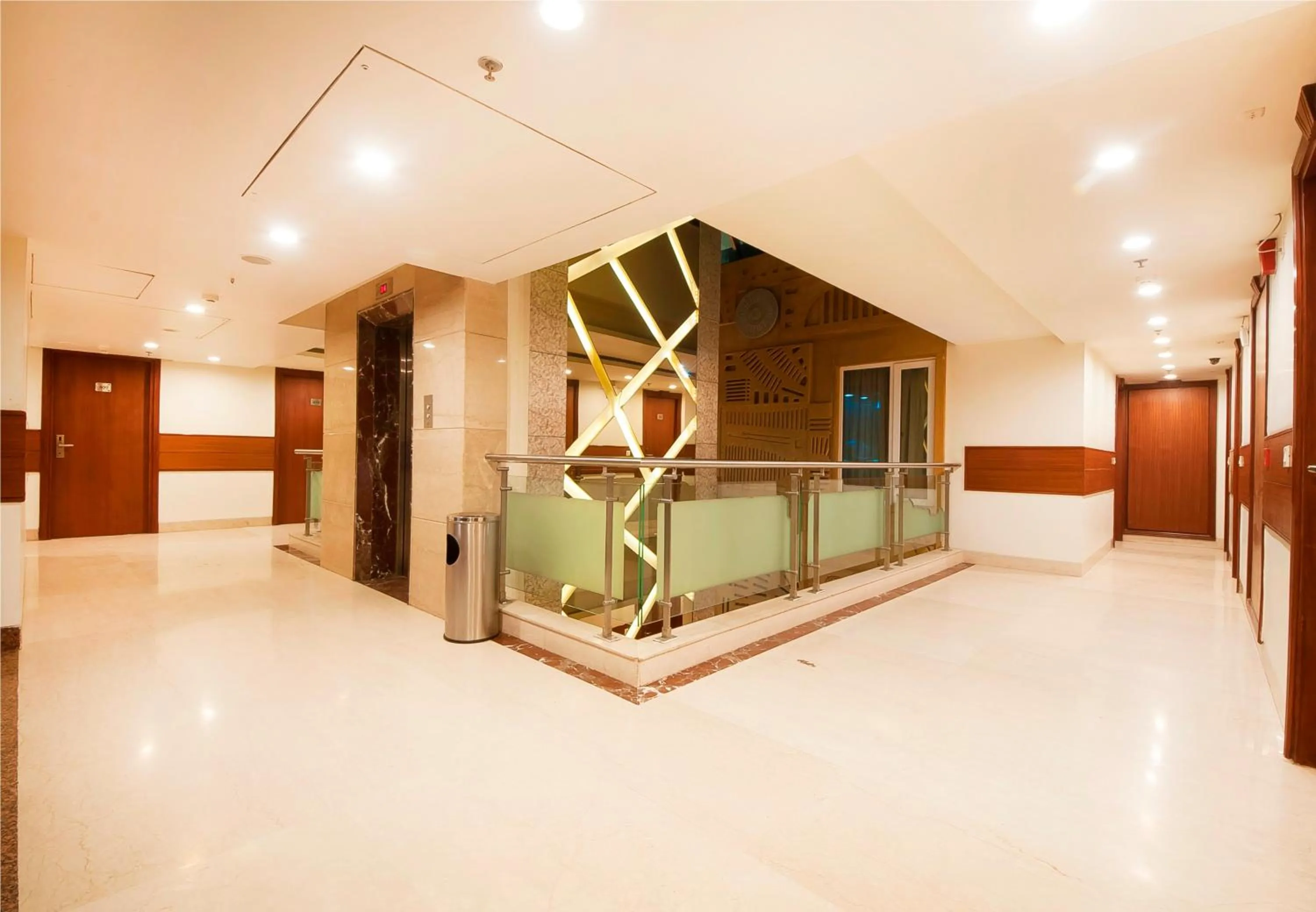 Area and facilities in Hotel Regent Grand