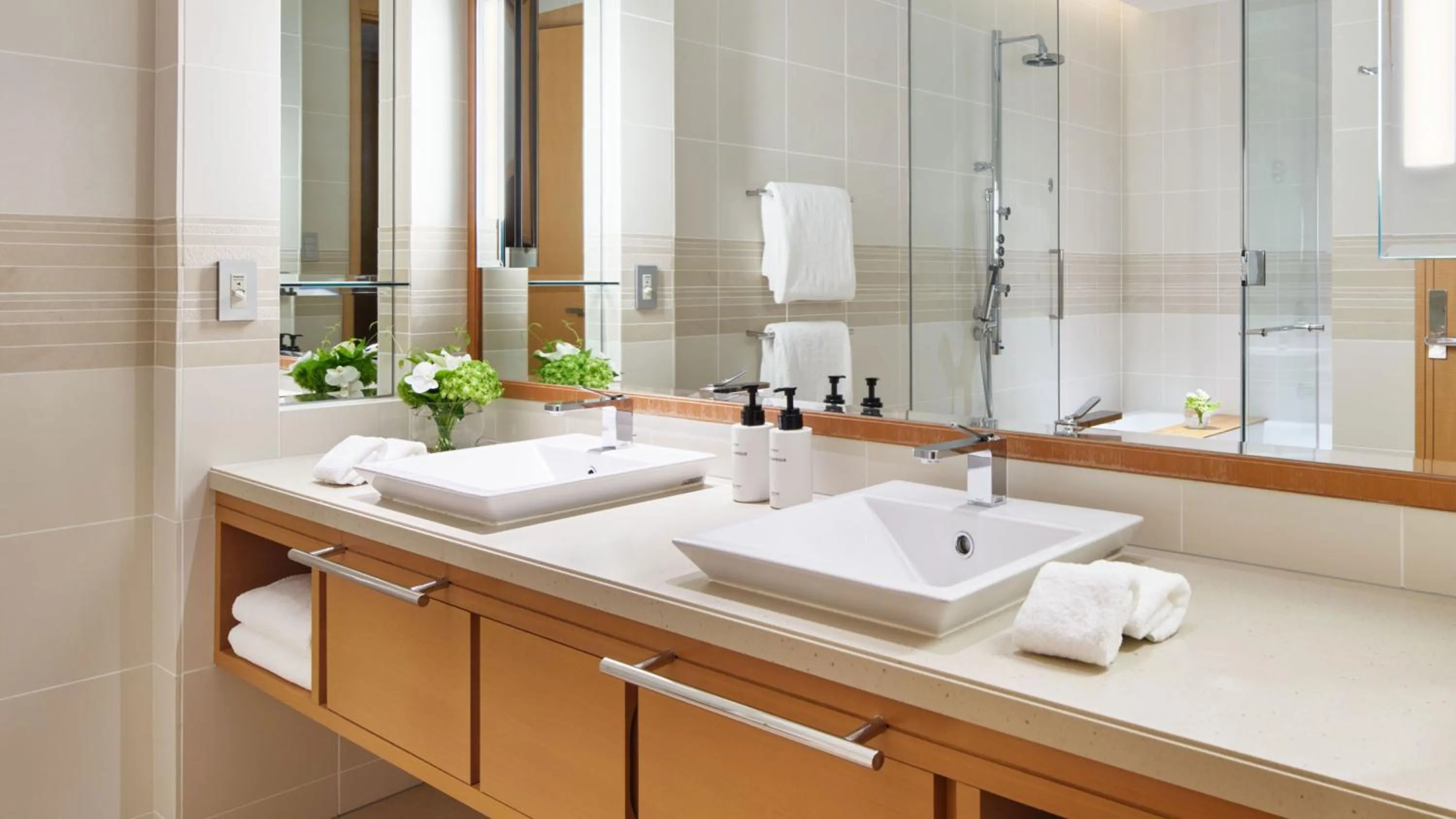 Photo of the whole room in InterContinental Hotel Osaka by IHG