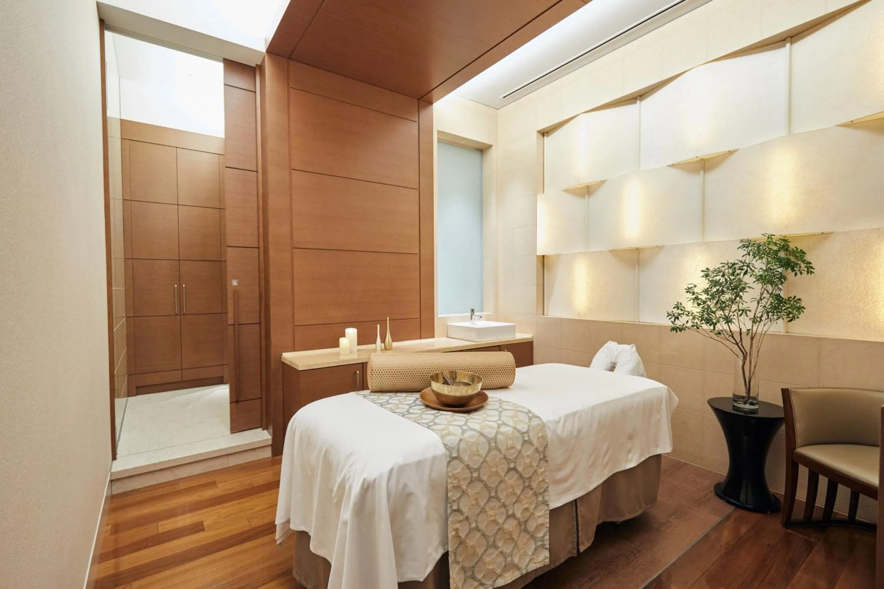 Spa and wellness centre/facilities, Bed in InterContinental Hotel Osaka by IHG