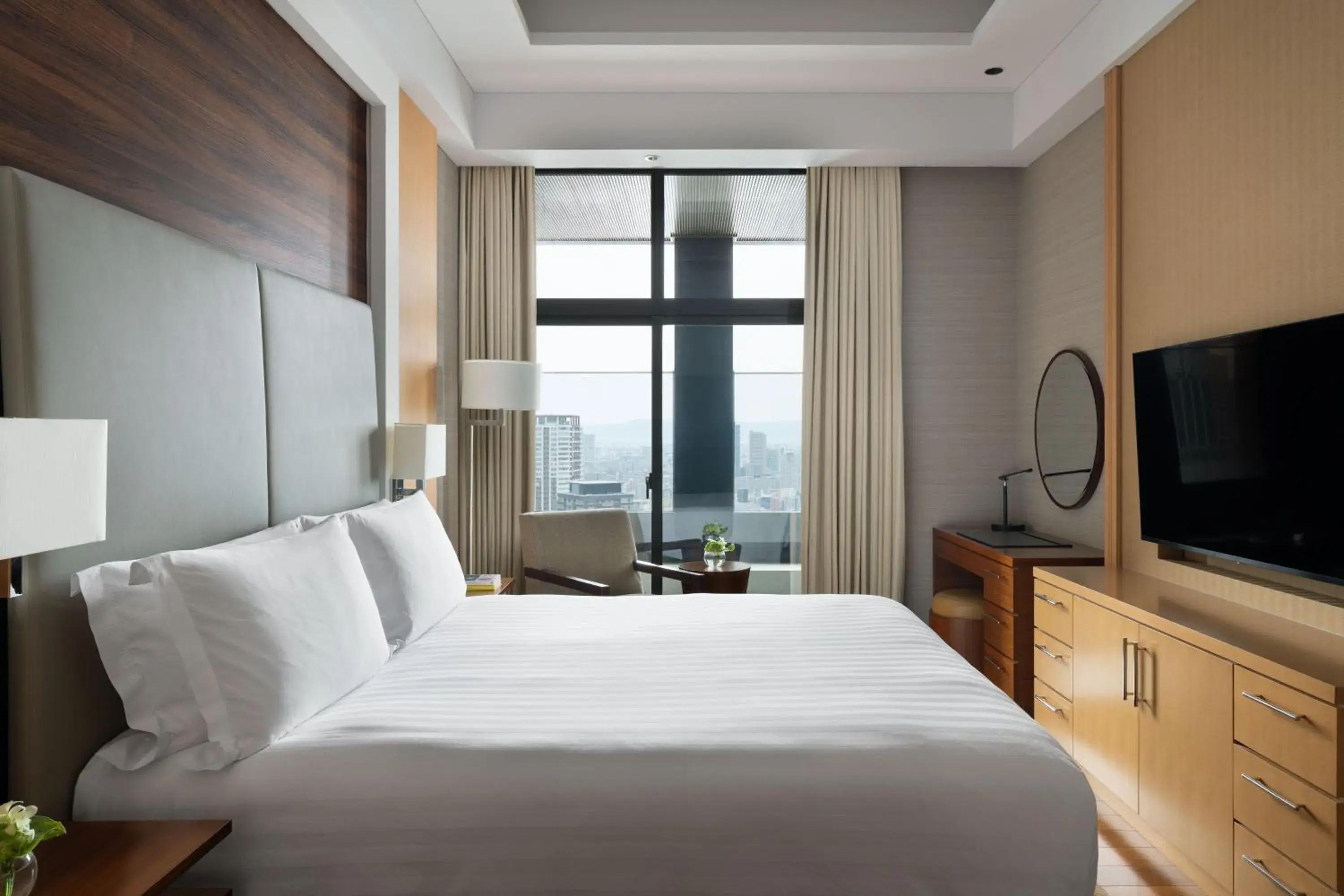 Bed in InterContinental Hotel Osaka by IHG Bed in InterContinental Hotel Osaka by IHG