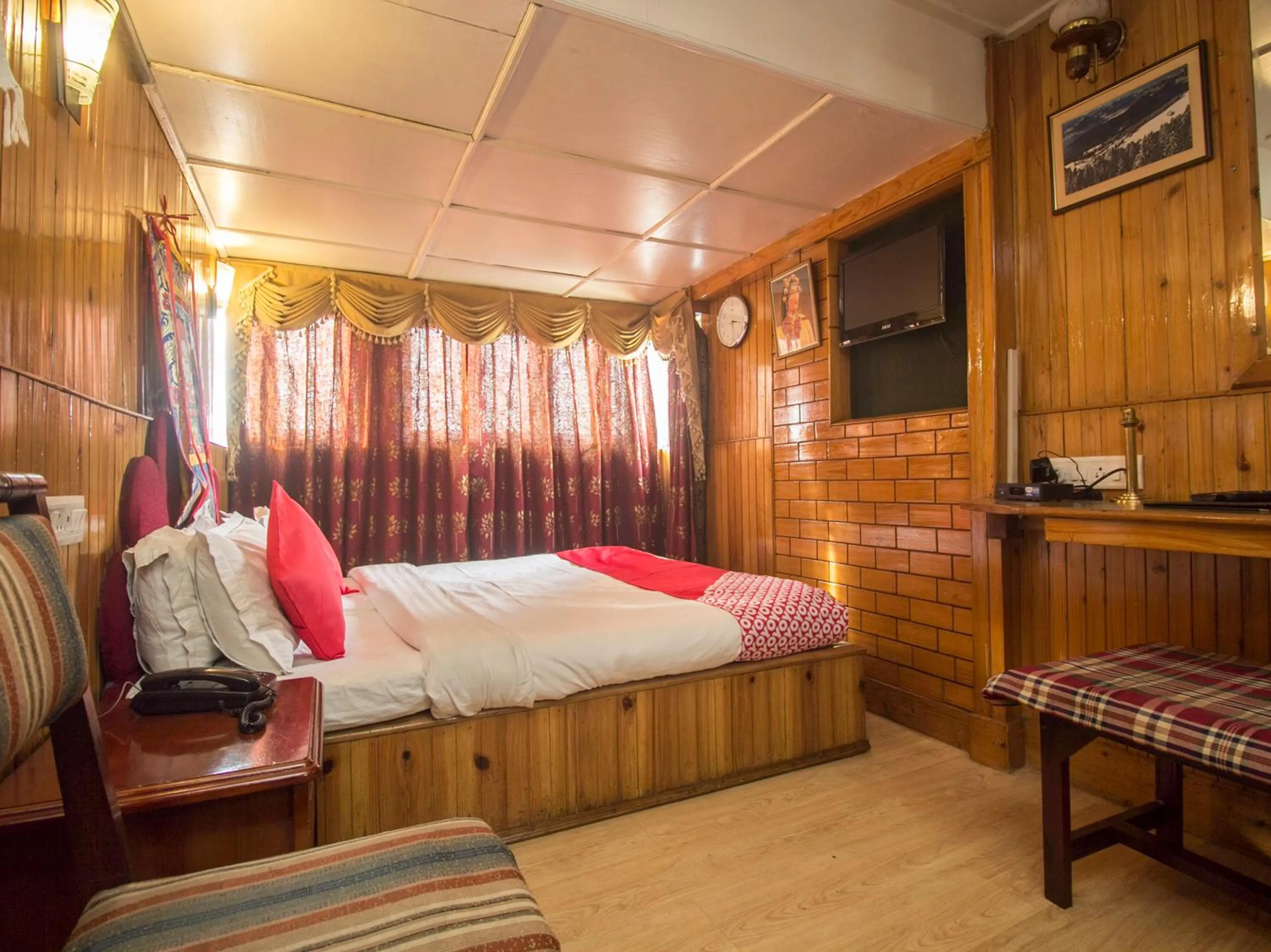 Bedroom, Bed in hotel Seven Seventeen