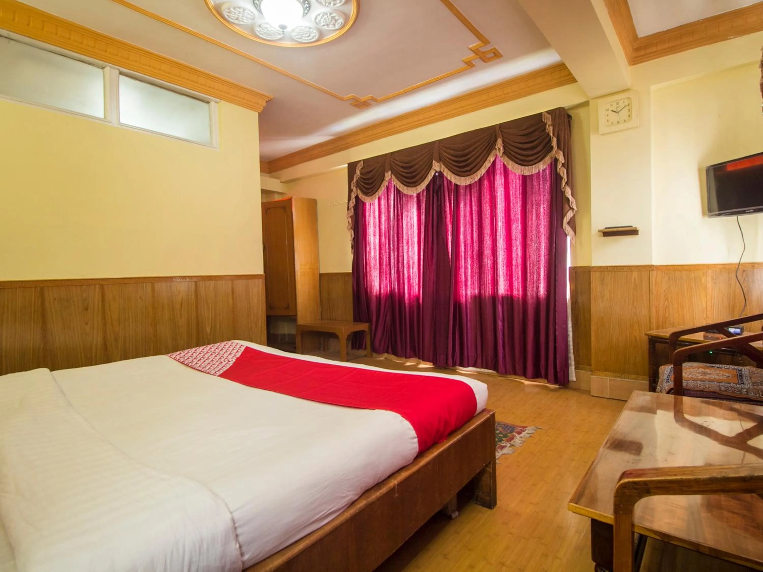 Photo of the whole room, Bed in hotel Seven Seventeen