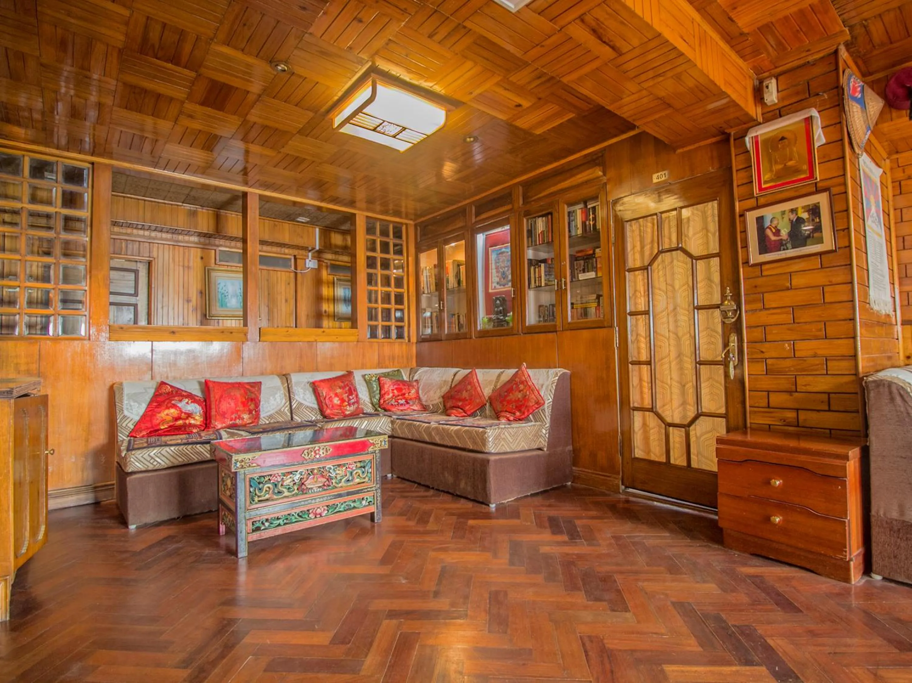 Seating area in hotel Seven Seventeen