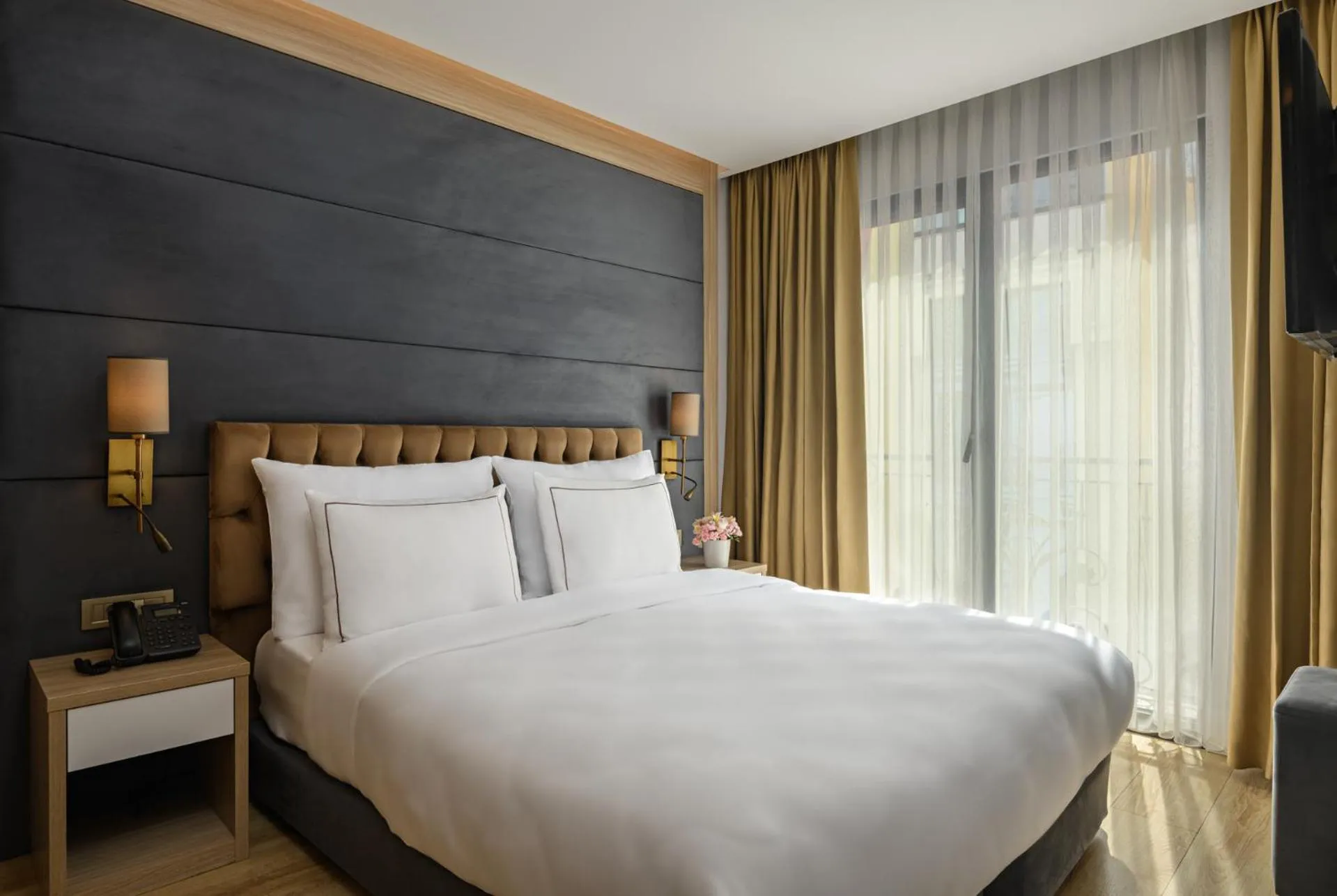 Bed in Gleam Bomonti Hotel