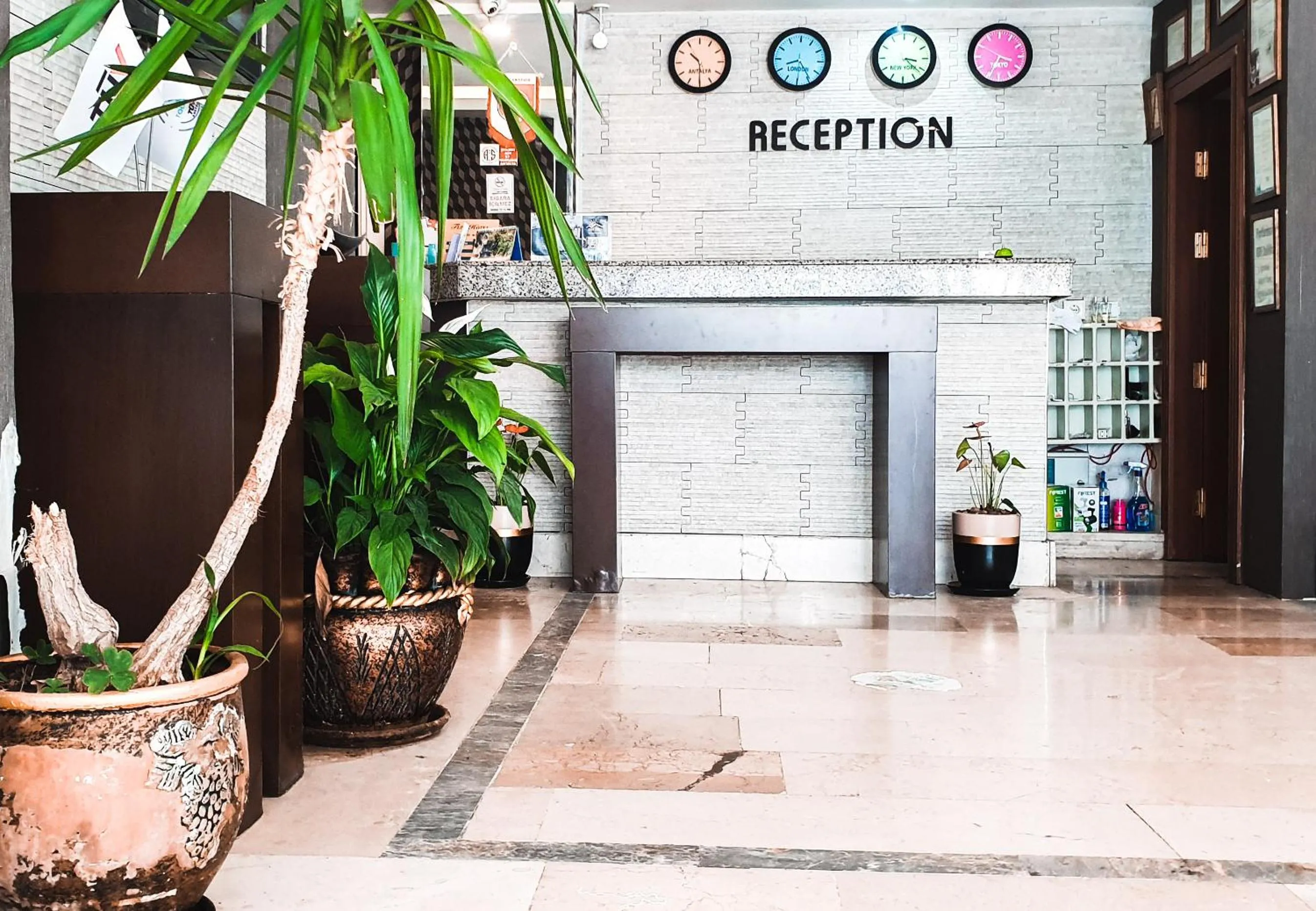 Lobby or reception in TEPE HOTEL&BUSINESS SUITE