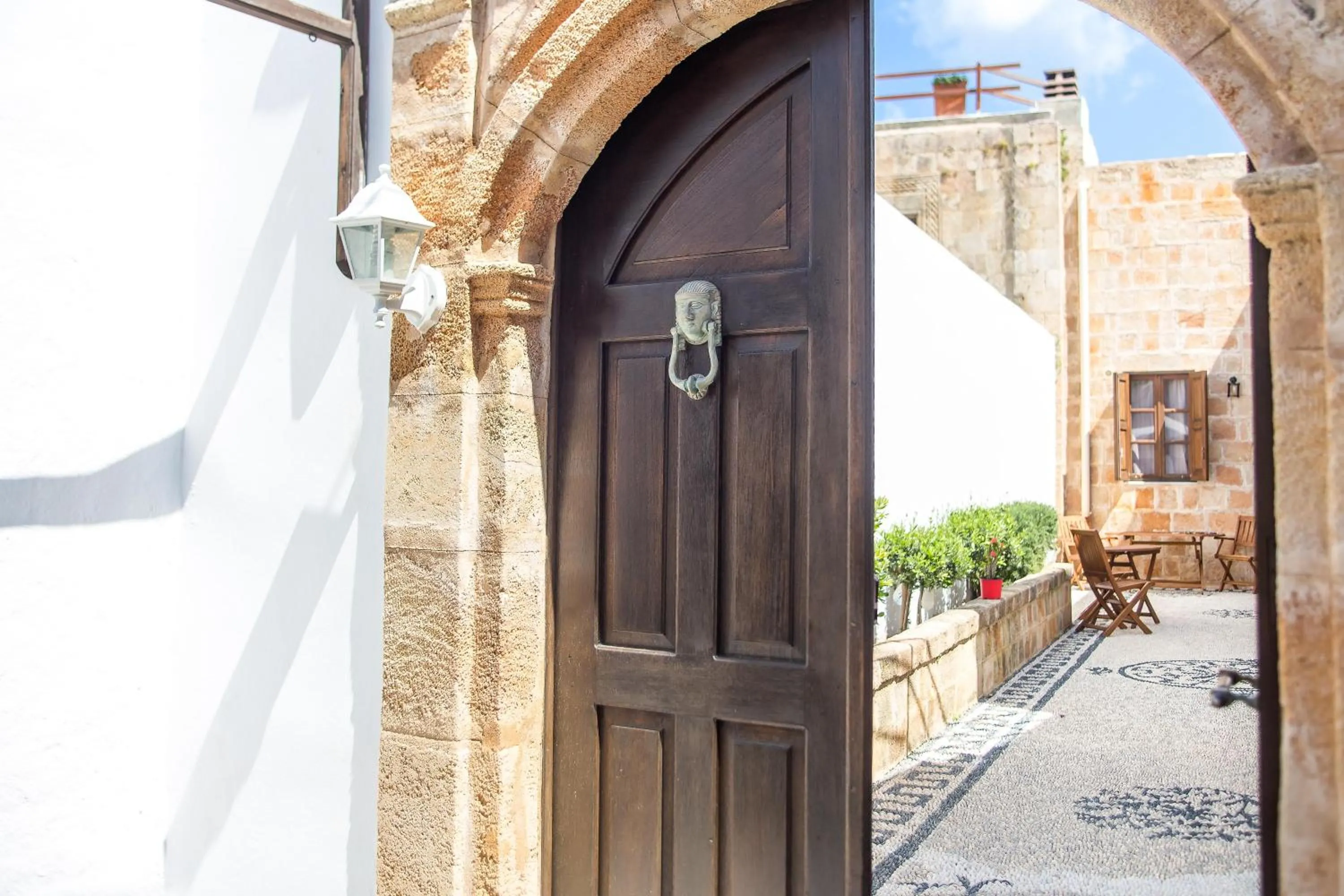 Facade/entrance in CasaLindos Festa