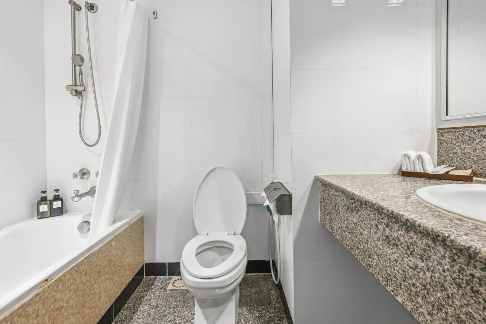 Bathroom in Town in Town Hotel Bangkok Bathroom in Town in Town Hotel Bangkok