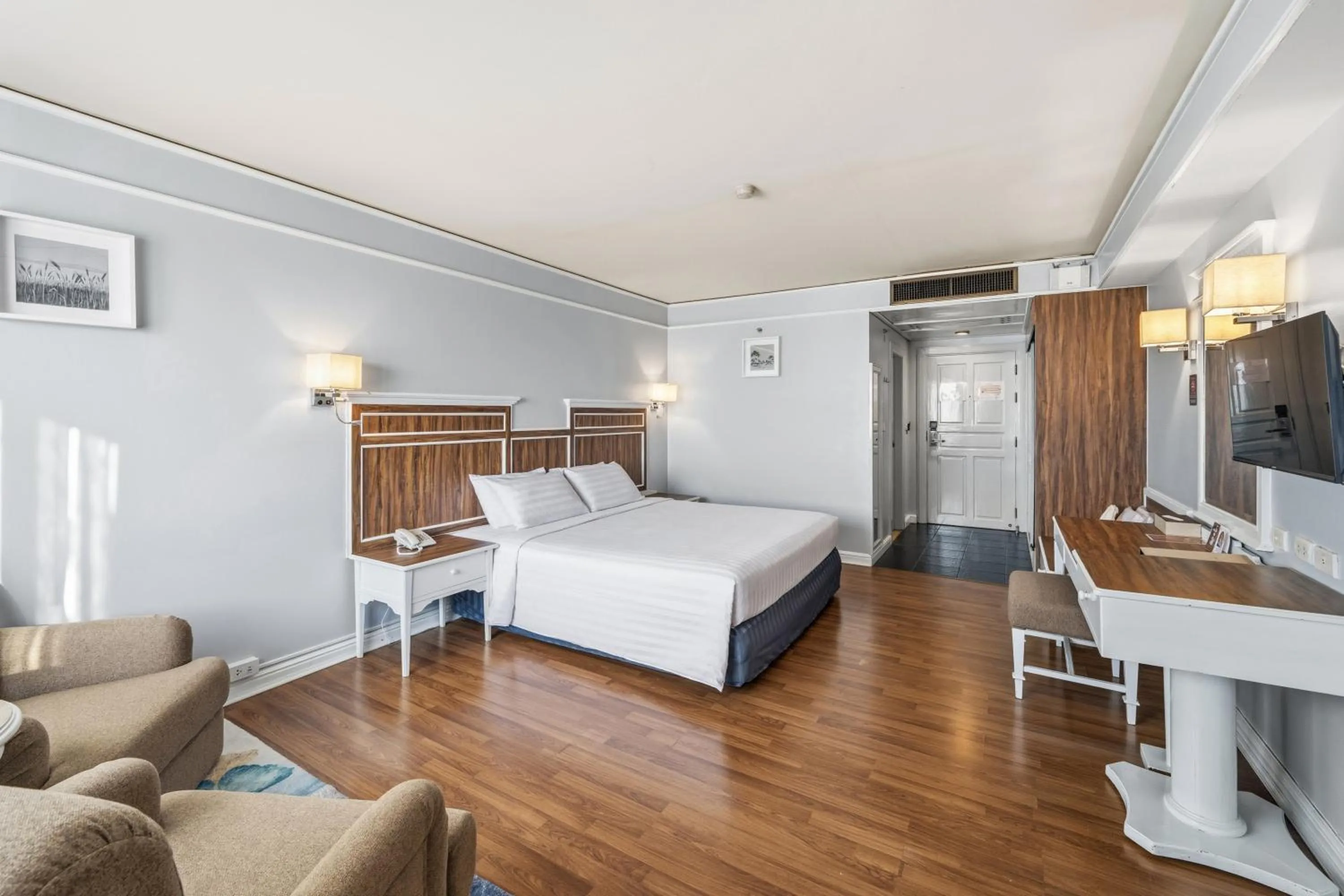 Photo of the whole room, Bed in Town in Town Hotel Bangkok