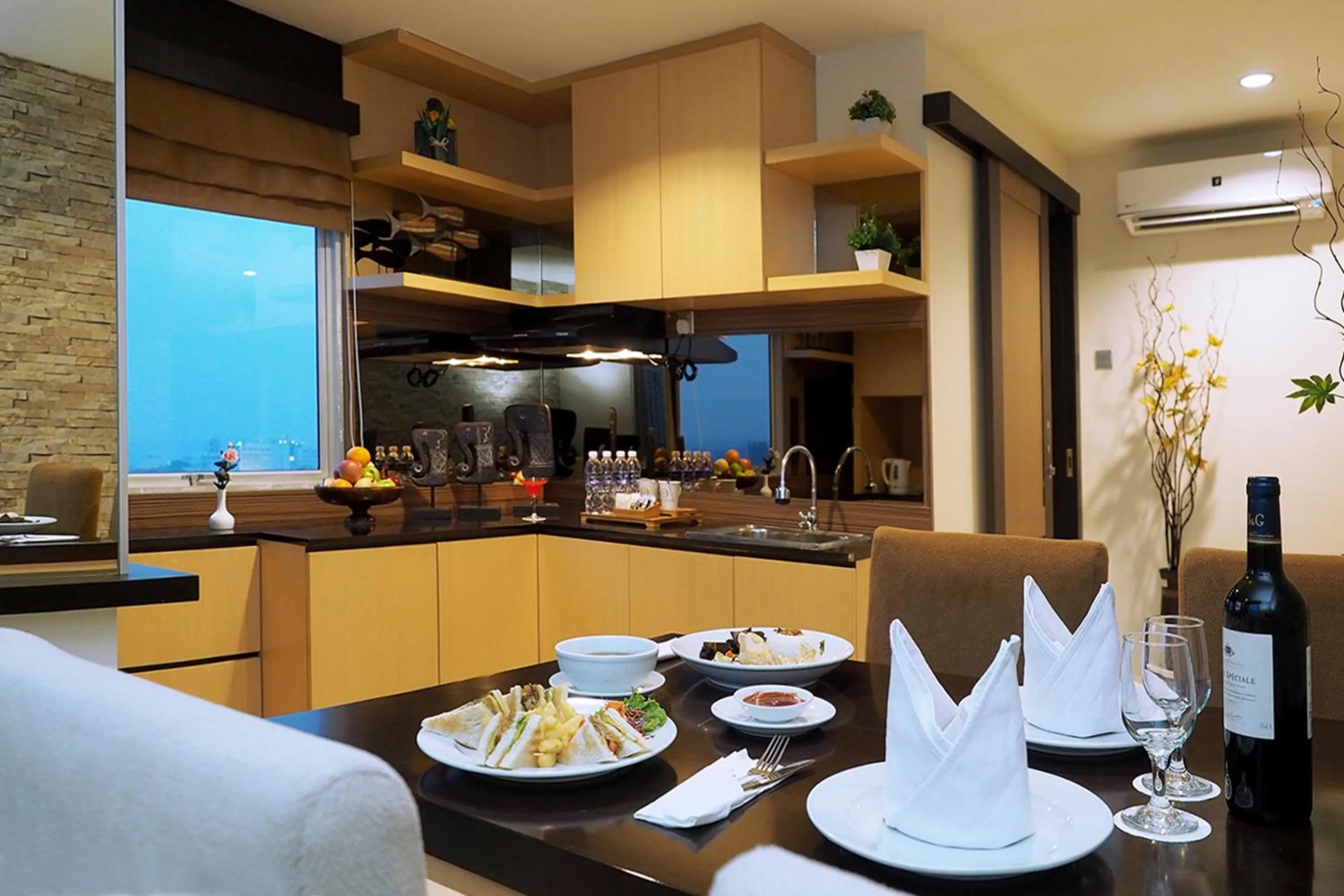 Dining area in Nagoya Mansion Hotel and Residence