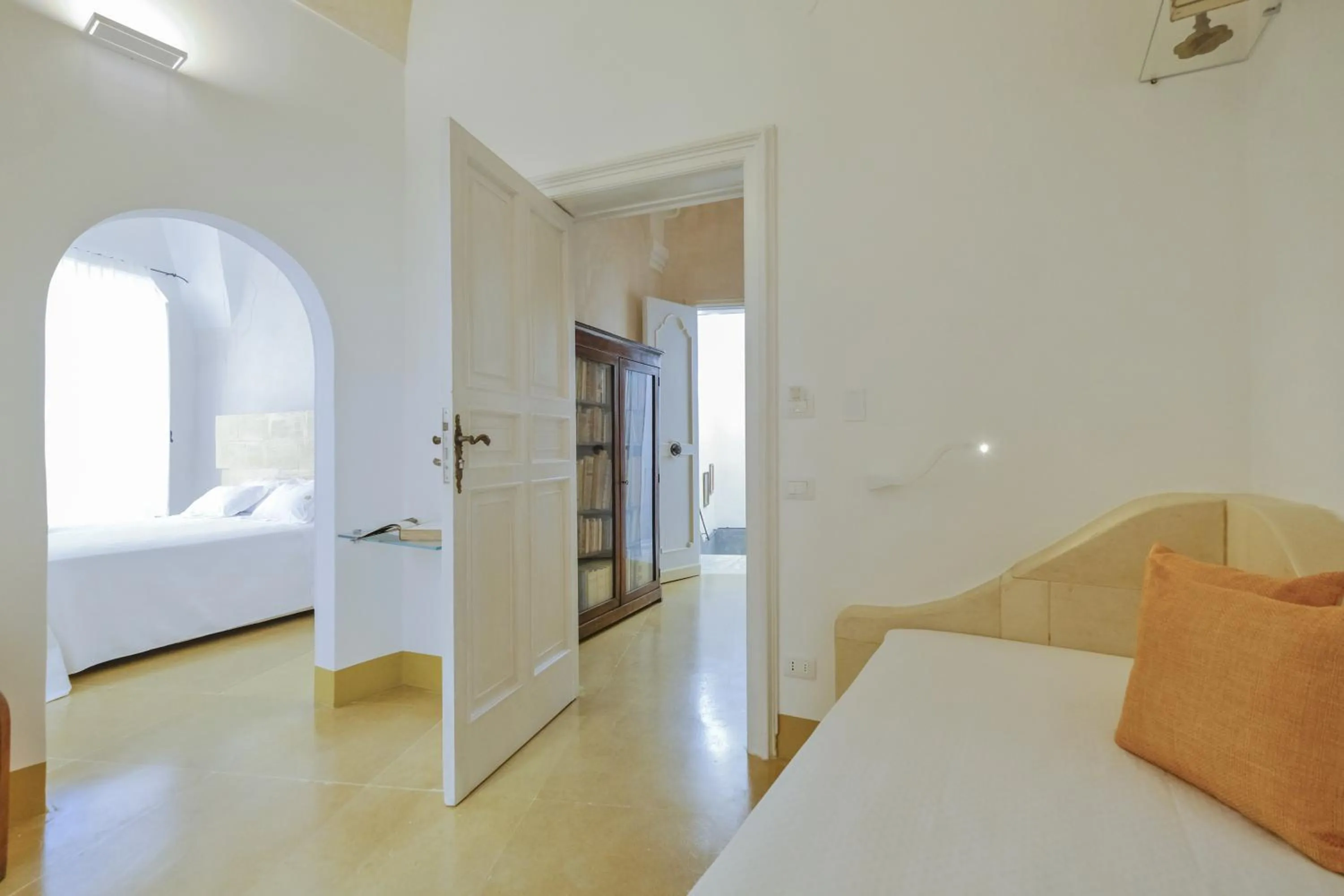 Photo of the whole room, Bed in Pascaraymondo Suite Palace