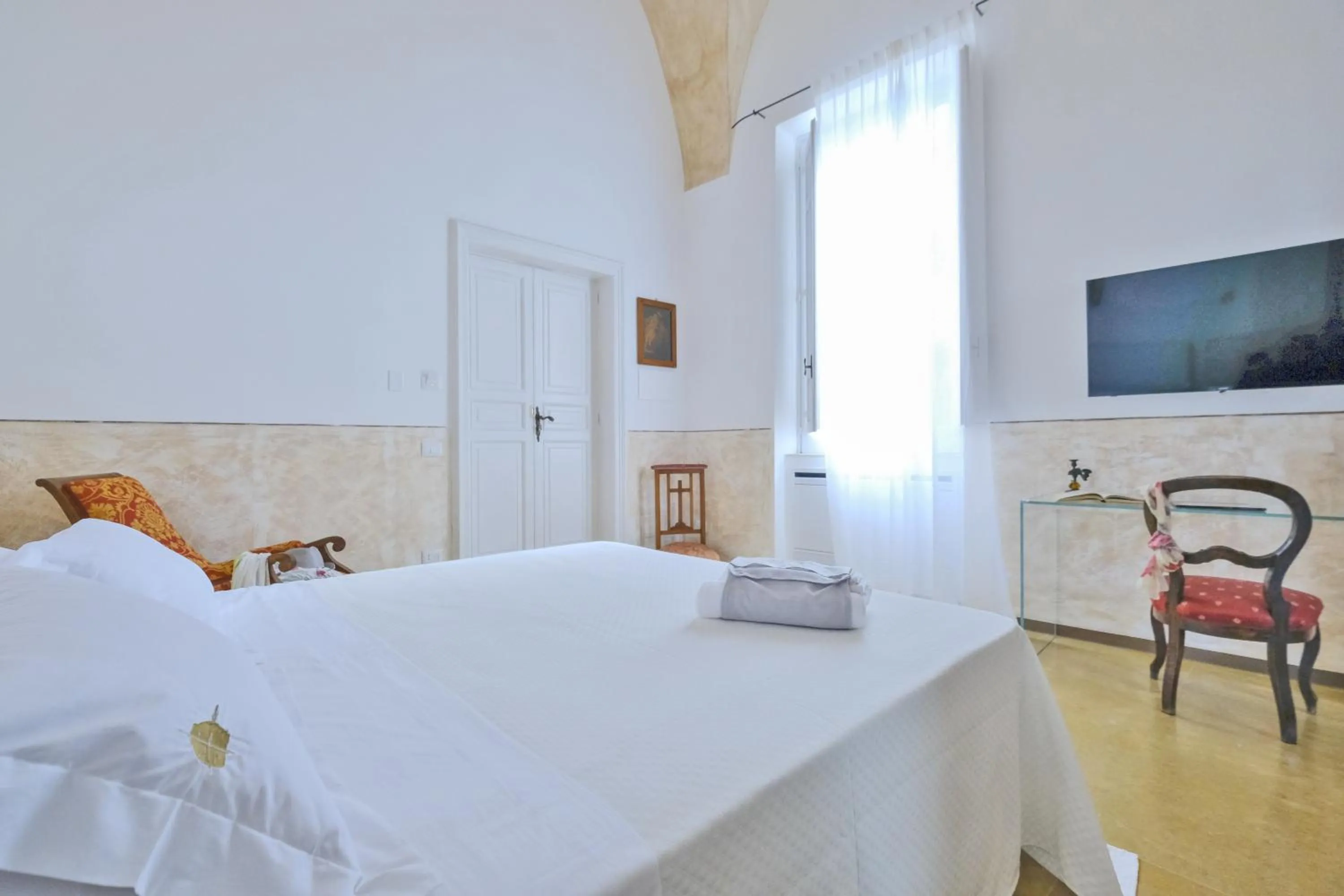 Photo of the whole room, Bed in Pascaraymondo Suite Palace