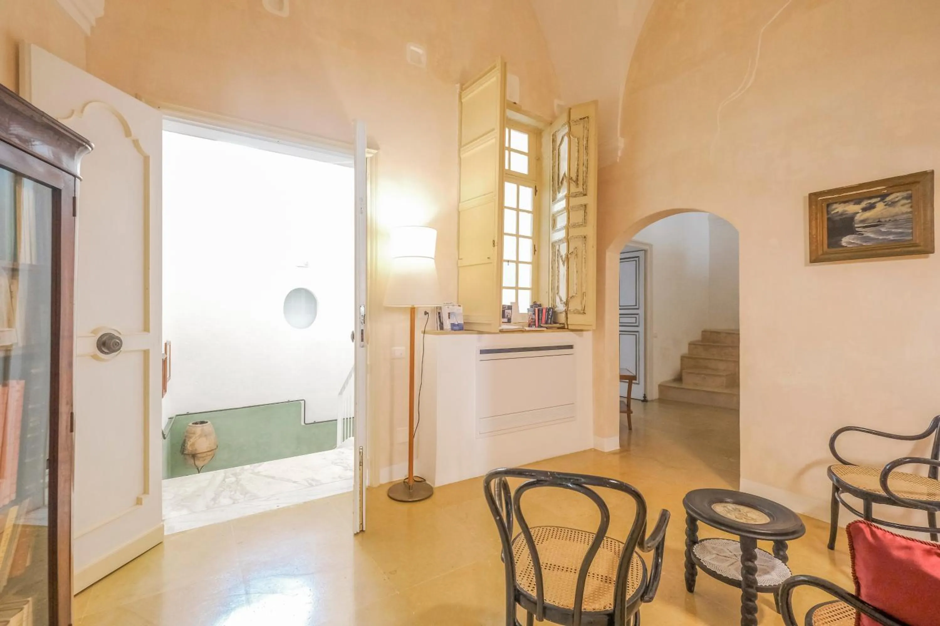 Communal lounge/ TV room in Pascaraymondo Suite Palace